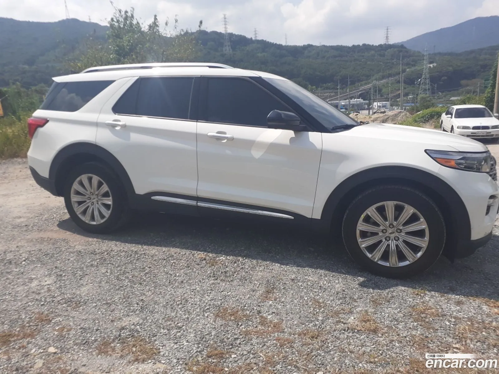 Ford Explorer 6th Gen 2022 — 4