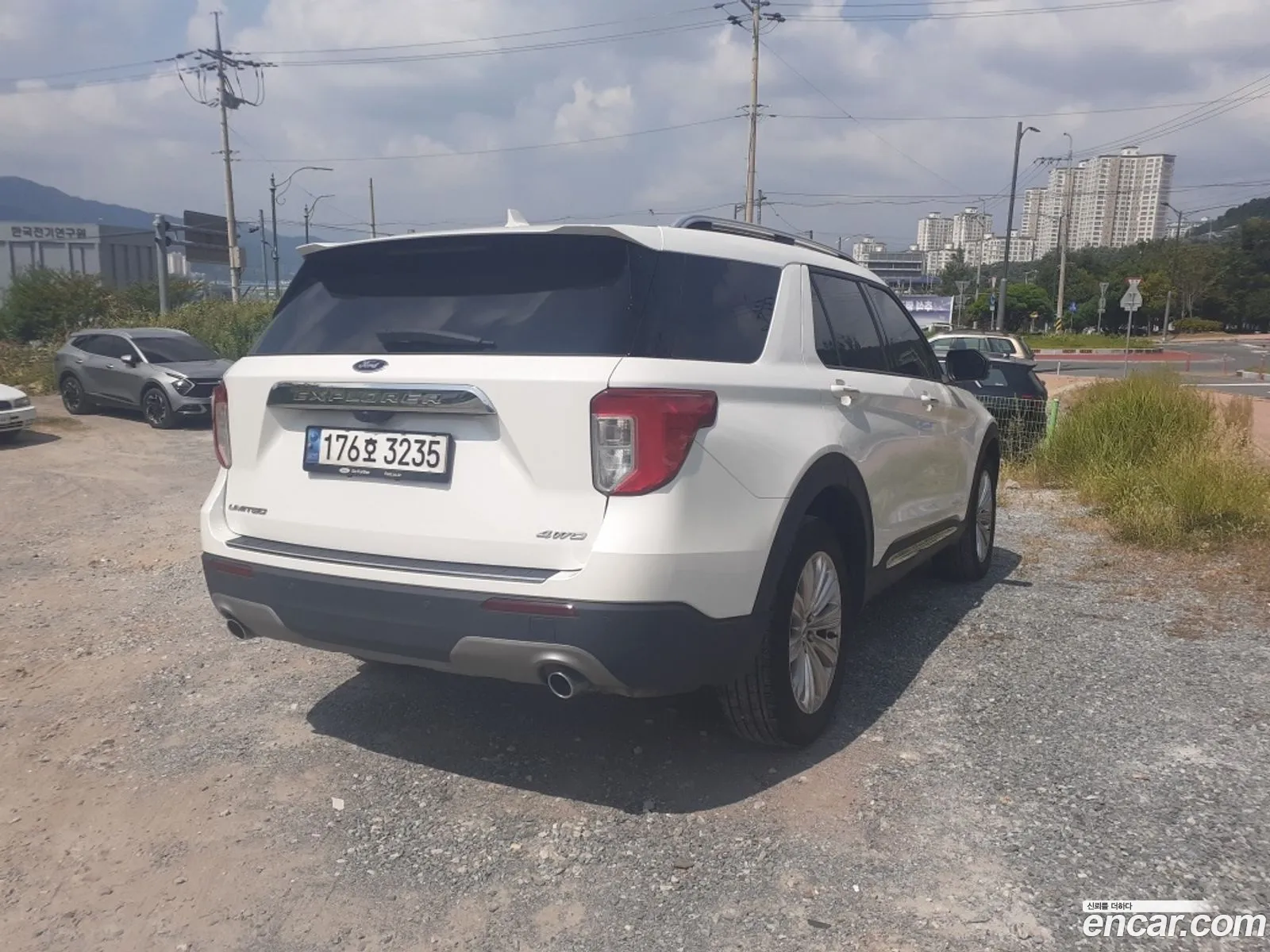 Ford Explorer 6th Gen 2022 — 11