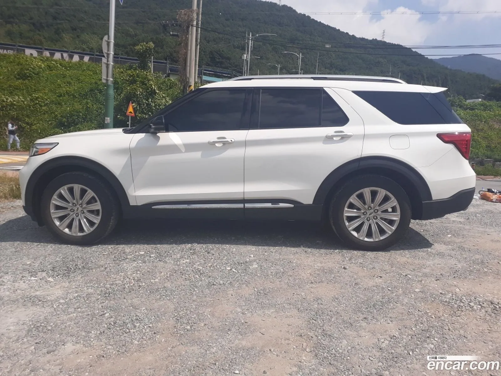 Ford Explorer 6th Gen 2022 — 2