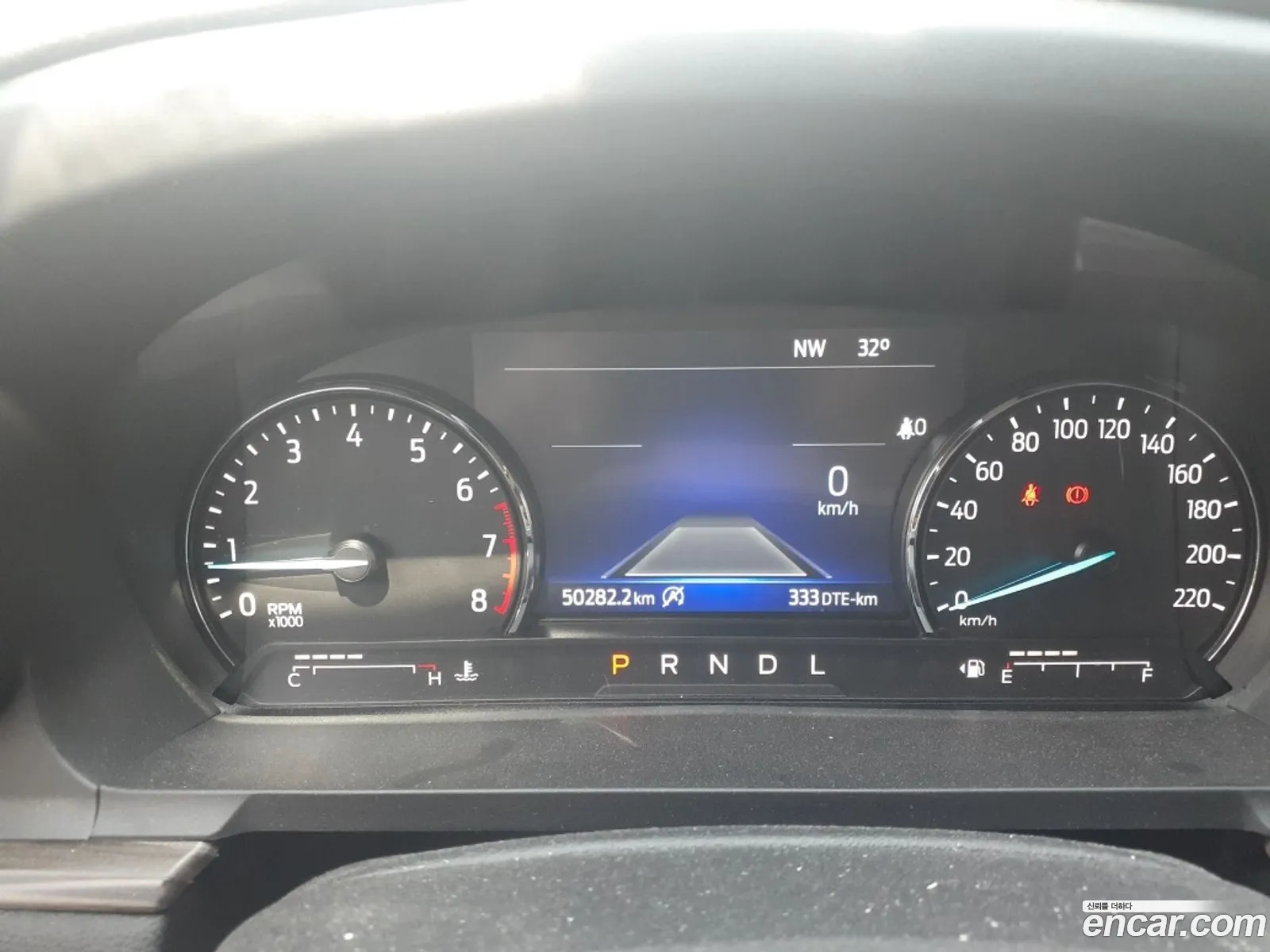 Ford Explorer 6th Gen 2022 — 17