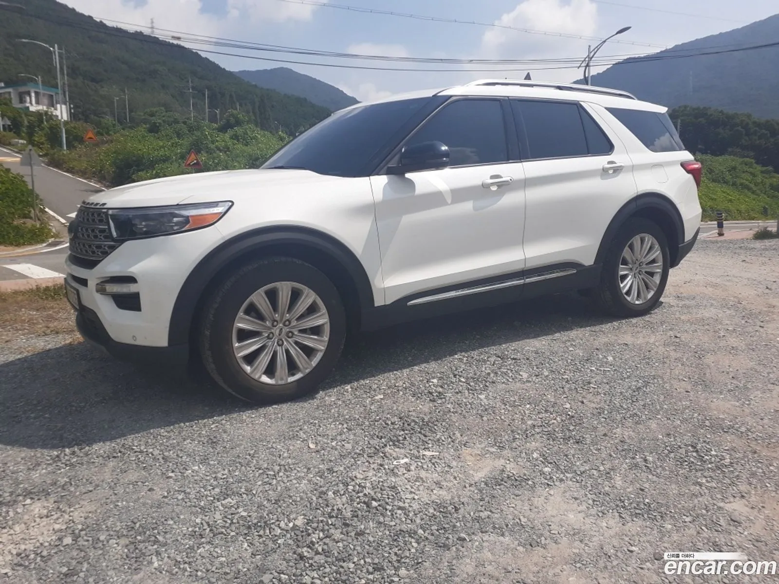 Ford Explorer 6th Gen 2022 — 3