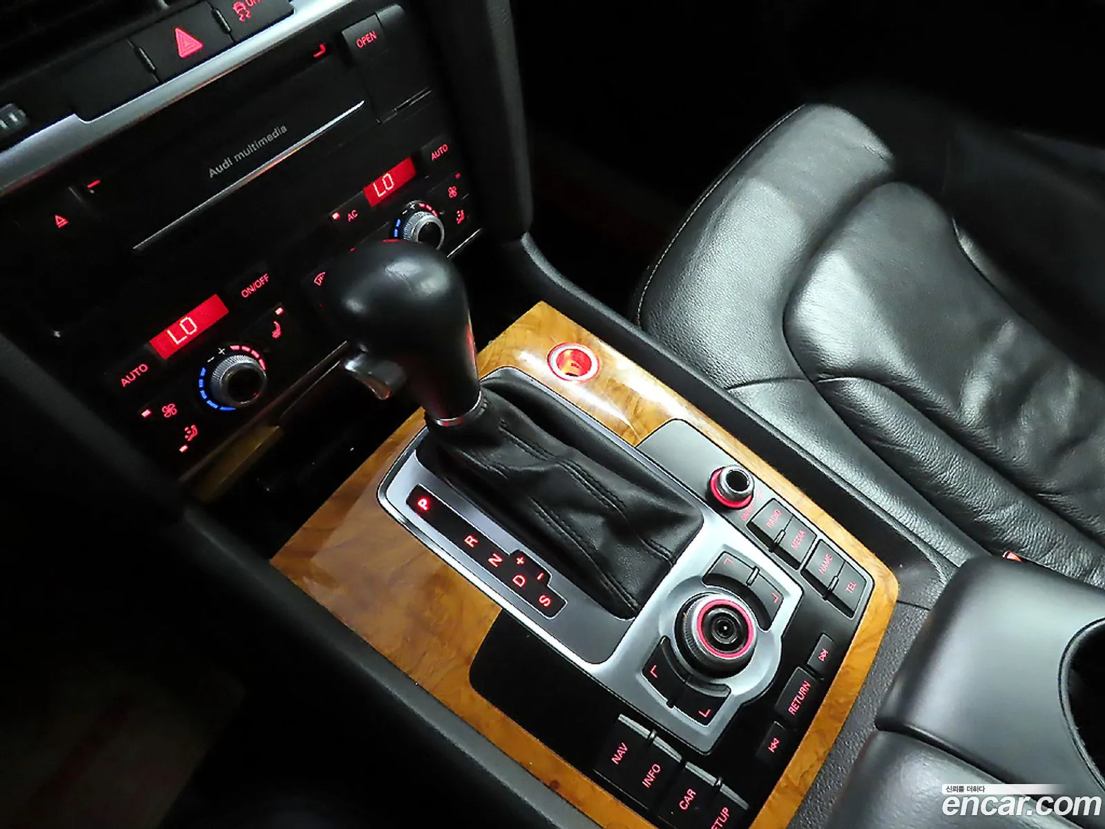 Audi Q7 2010 — 9