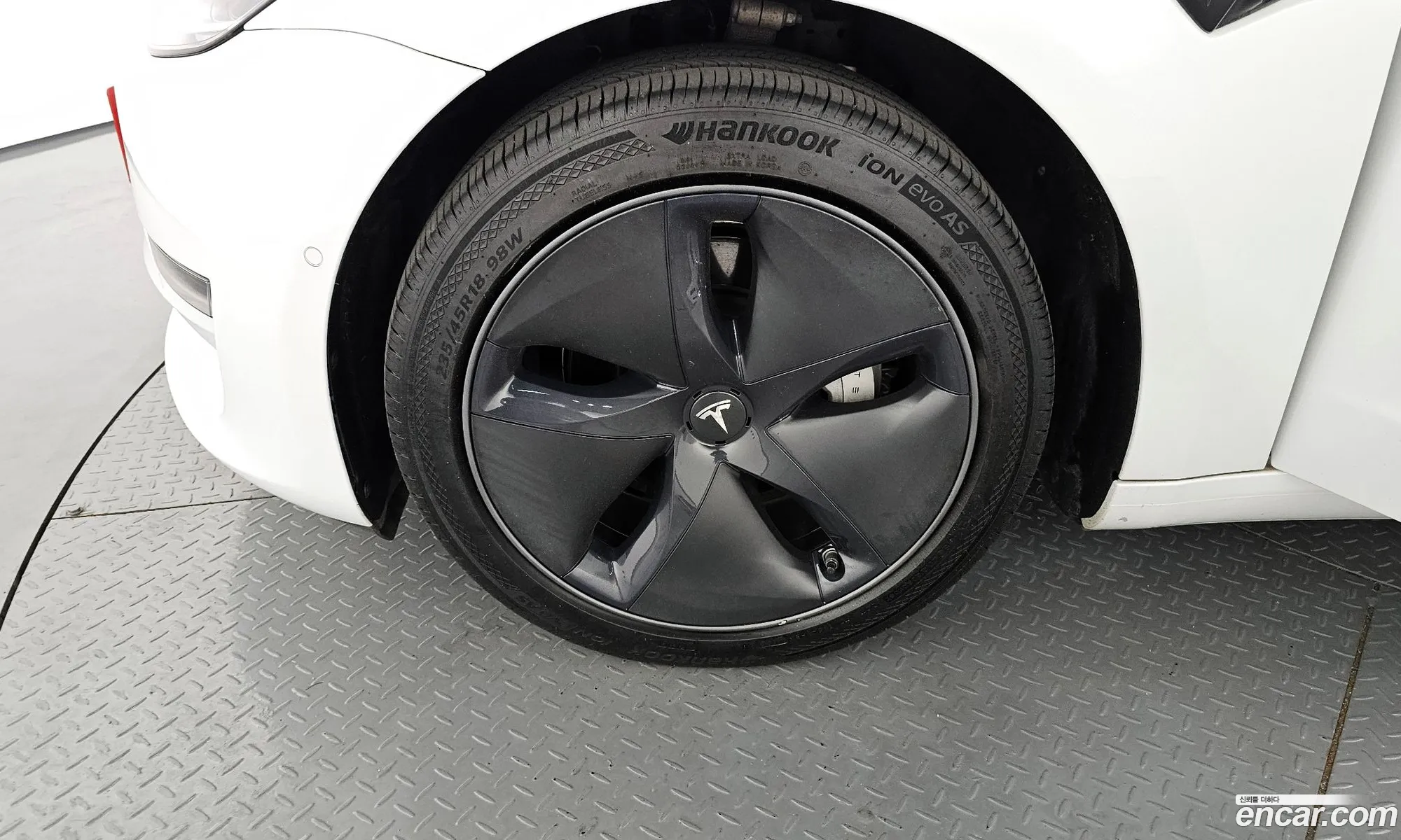Tesla Model 3 2020 — 10