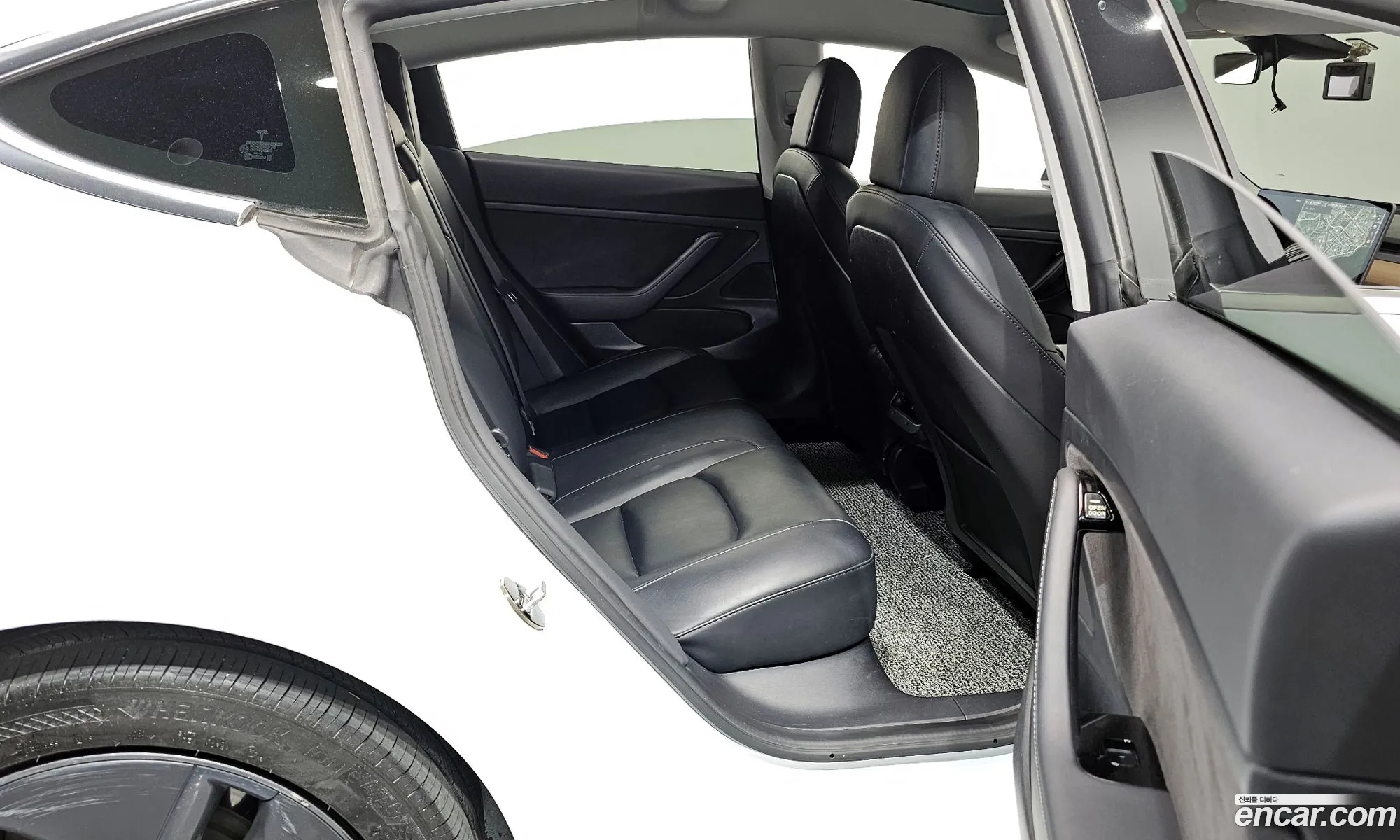 Tesla Model 3 2020 — 16