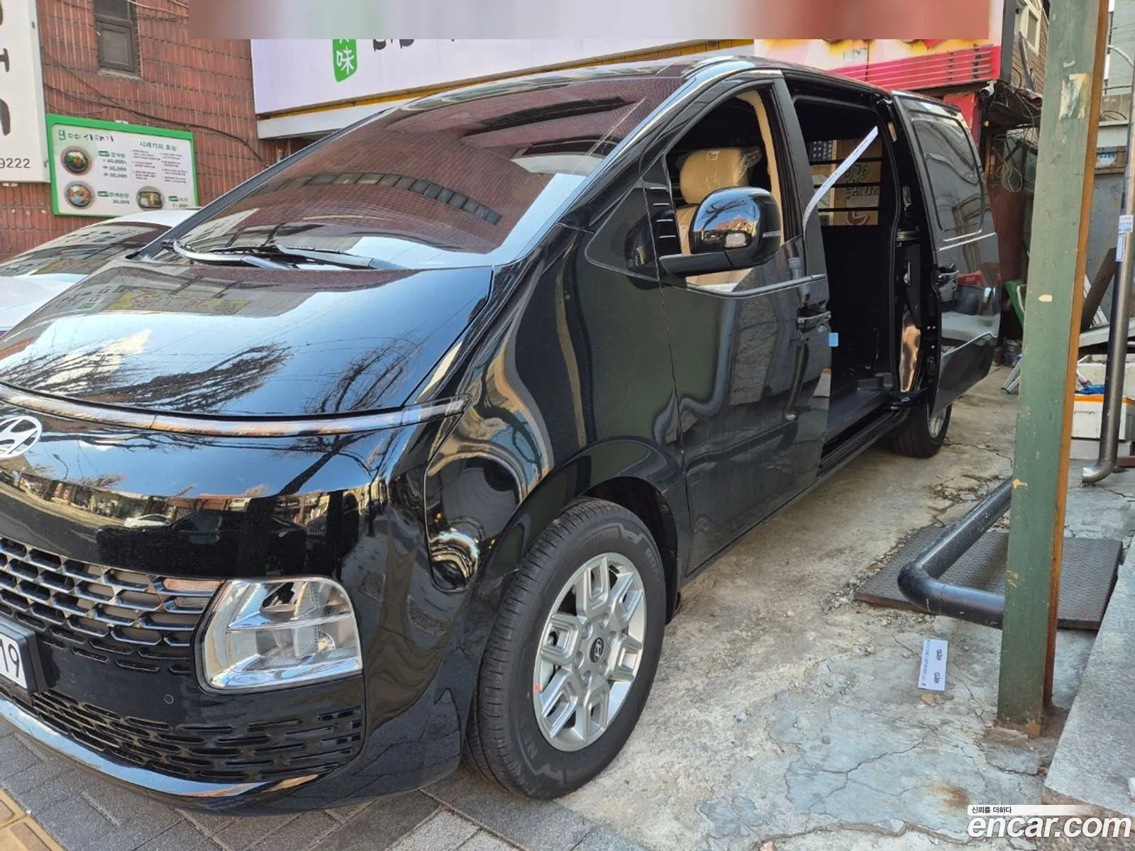 Hyundai Staria 2025 — 5