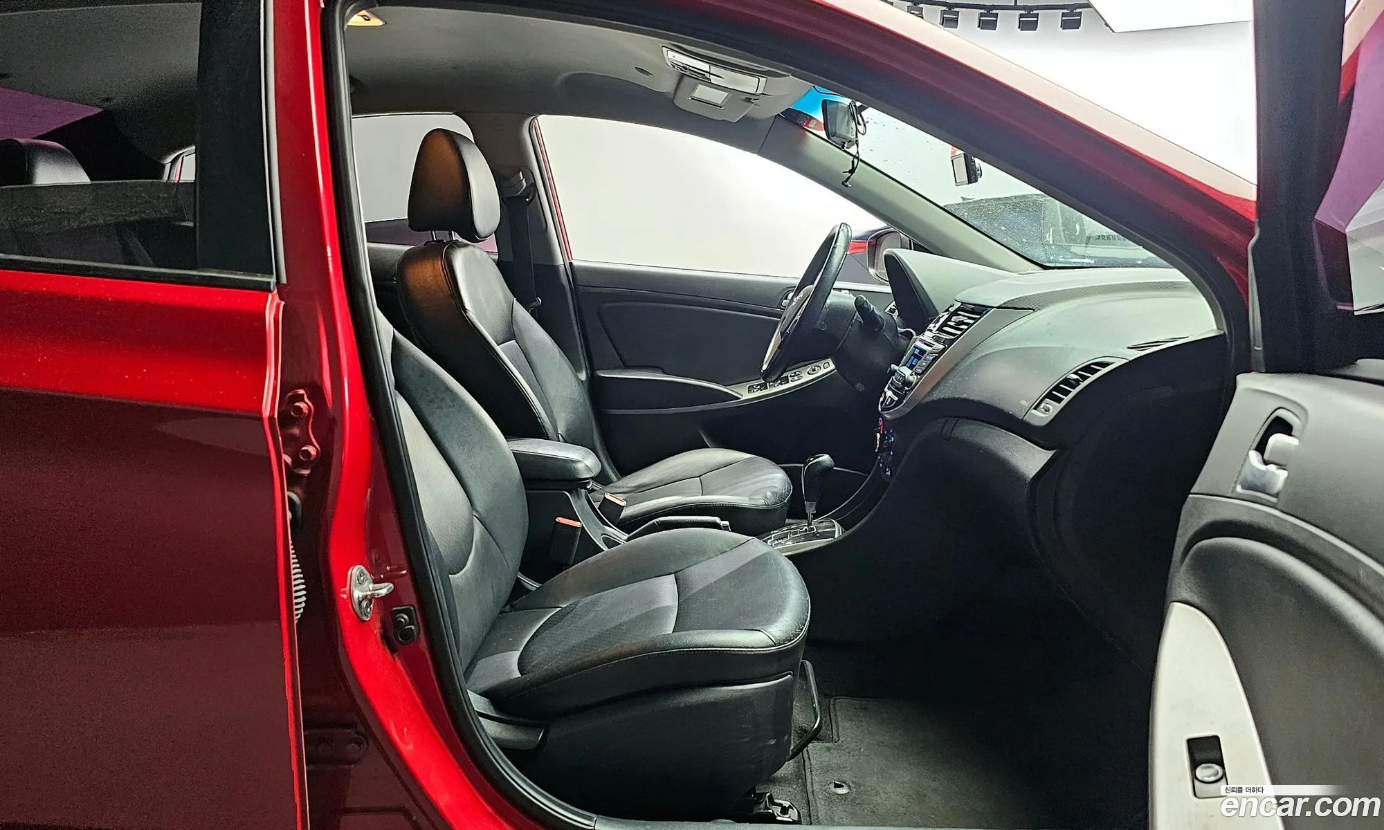 Hyundai Accent 2016 — 12