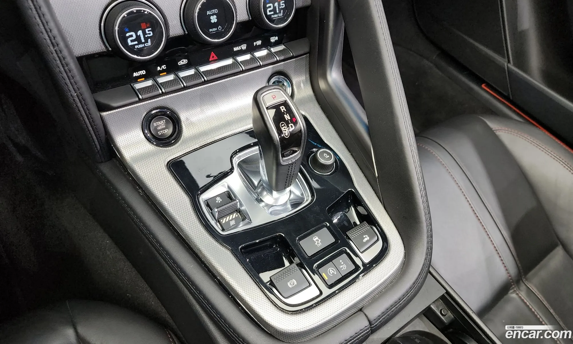 Jaguar F-Type 2017 SAJAA64T3H8K42546 — 3