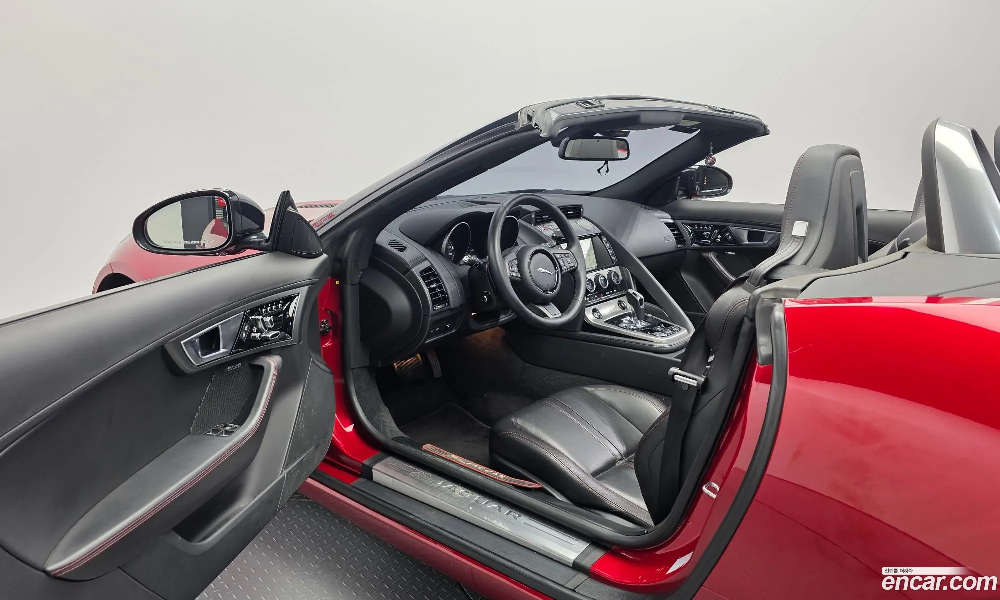 Jaguar F-Type 2017 SAJAA64T3H8K42546 — 12
