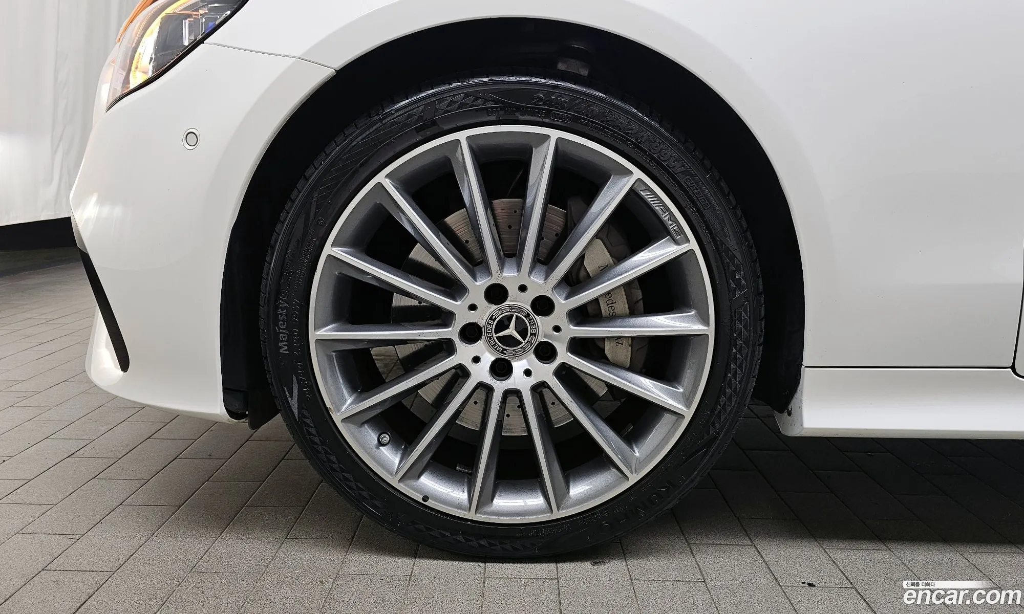 Mercedes-Benz E-Class W213 2023 — 19