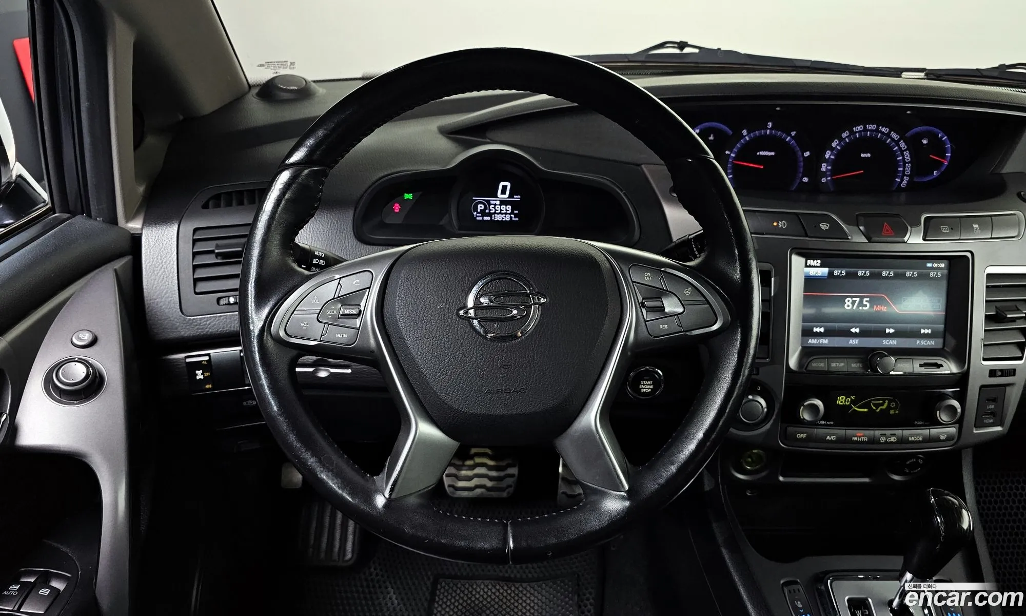 KG Mobility (SsangYong) Korando Turismo 2017 — 16