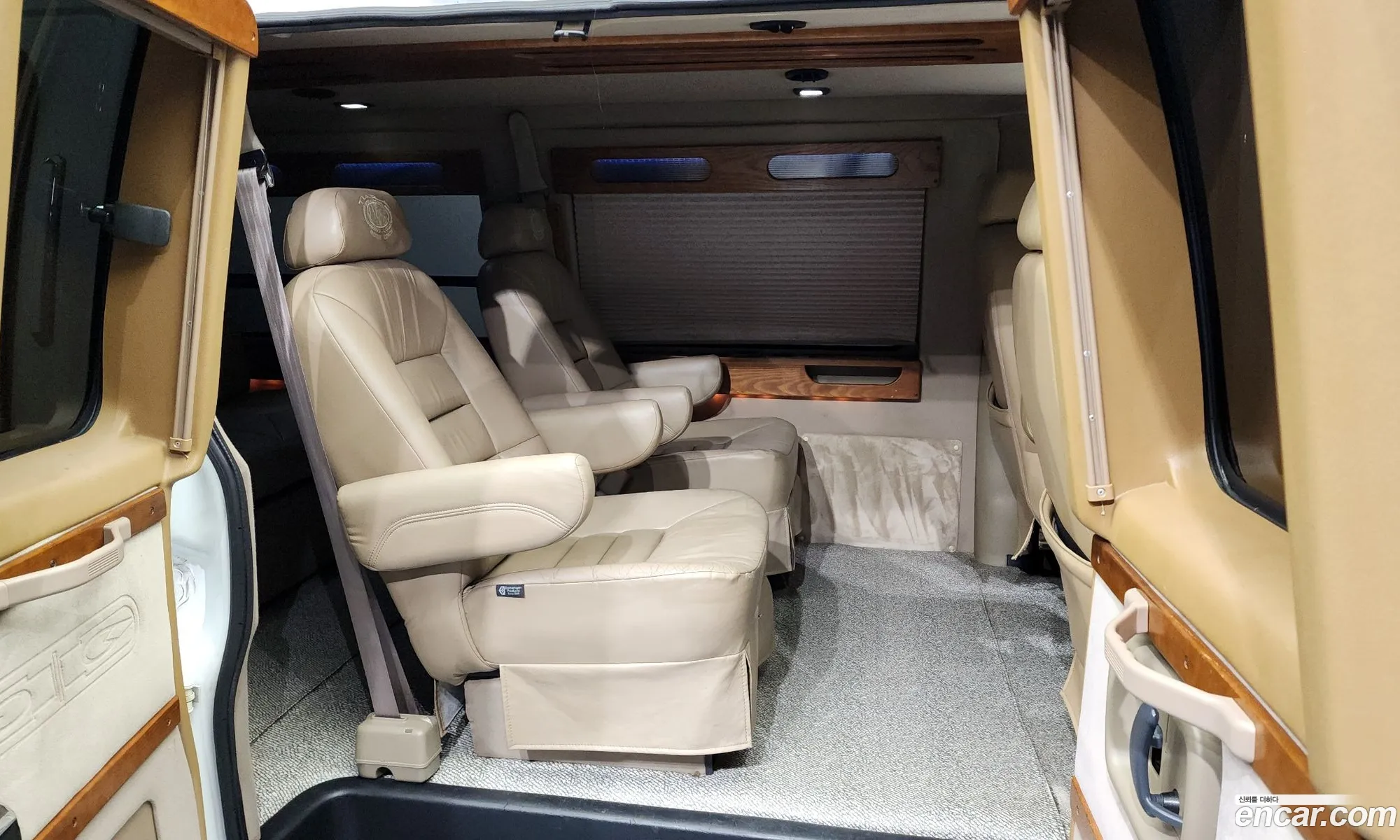 Chevrolet Express Van 2000 1GBFG15R6Y1218067 — 12