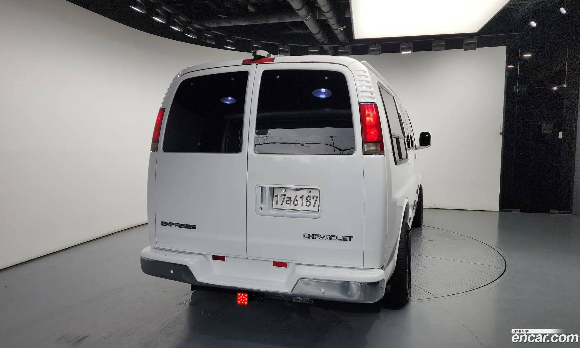 Chevrolet Express Van 2000 1GBFG15R6Y1218067 — 17