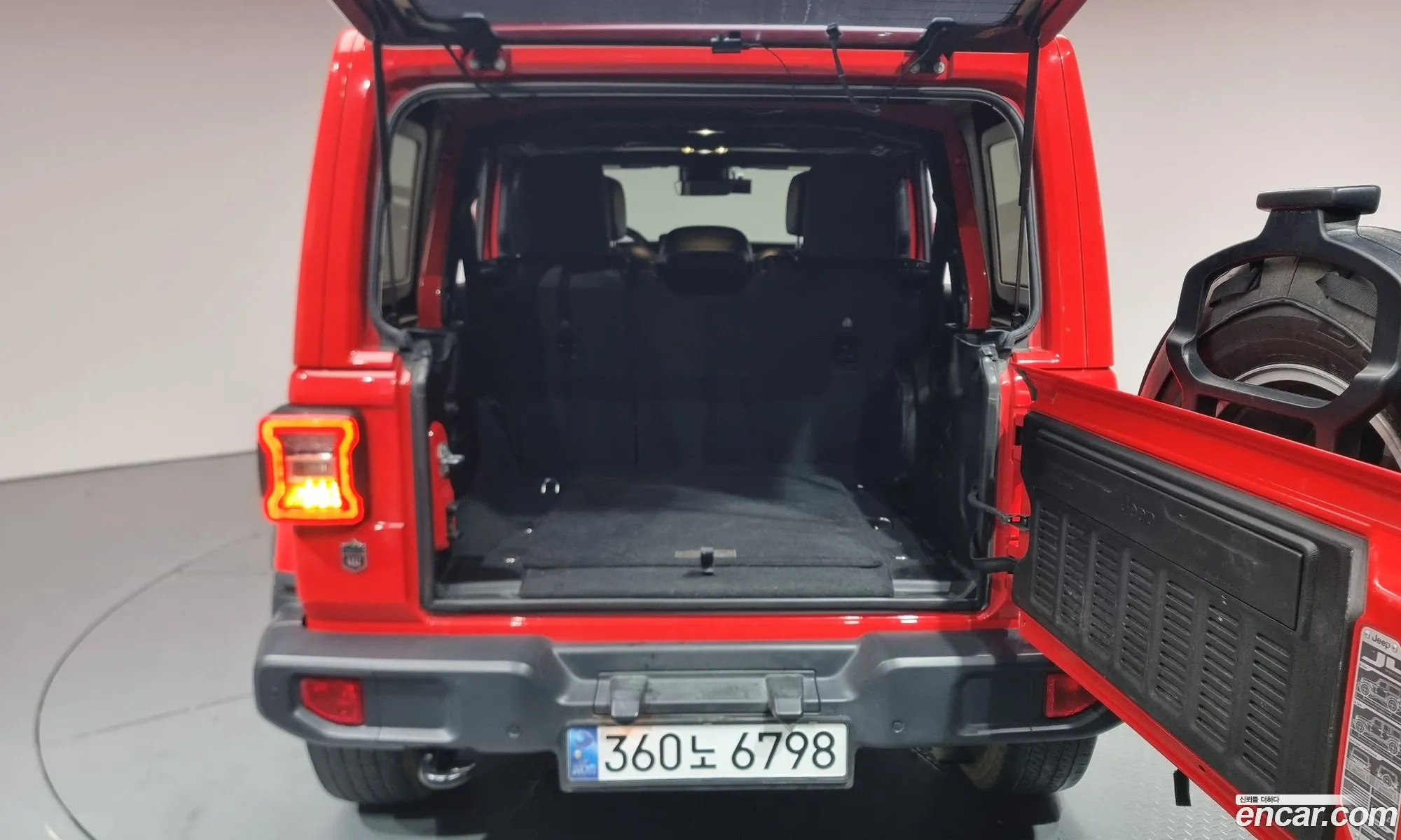 Jeep Wrangler 2019 1C4HJXEN2KW625772 — 9