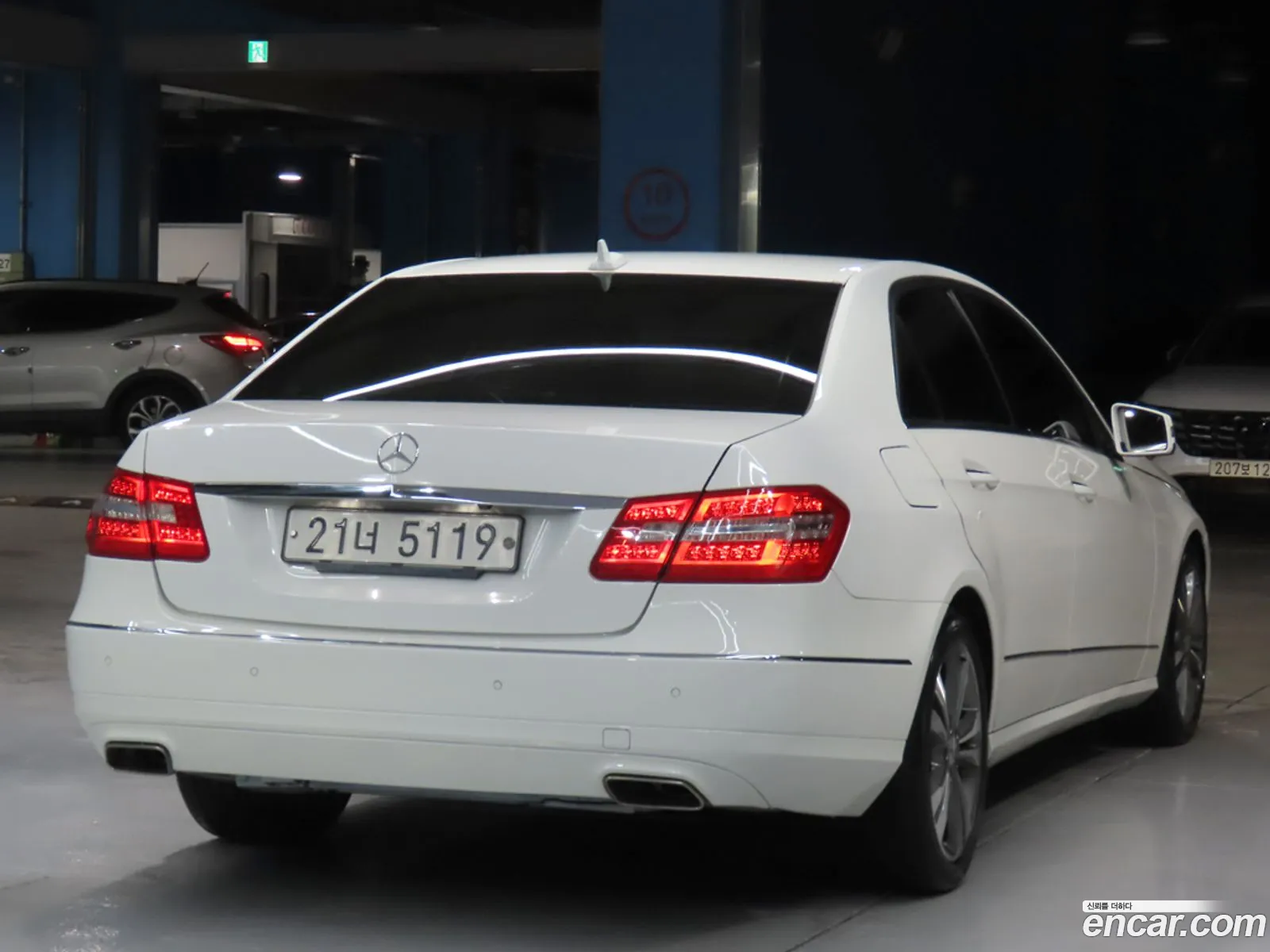 Mercedes-Benz E-Class W212 2013 — 18