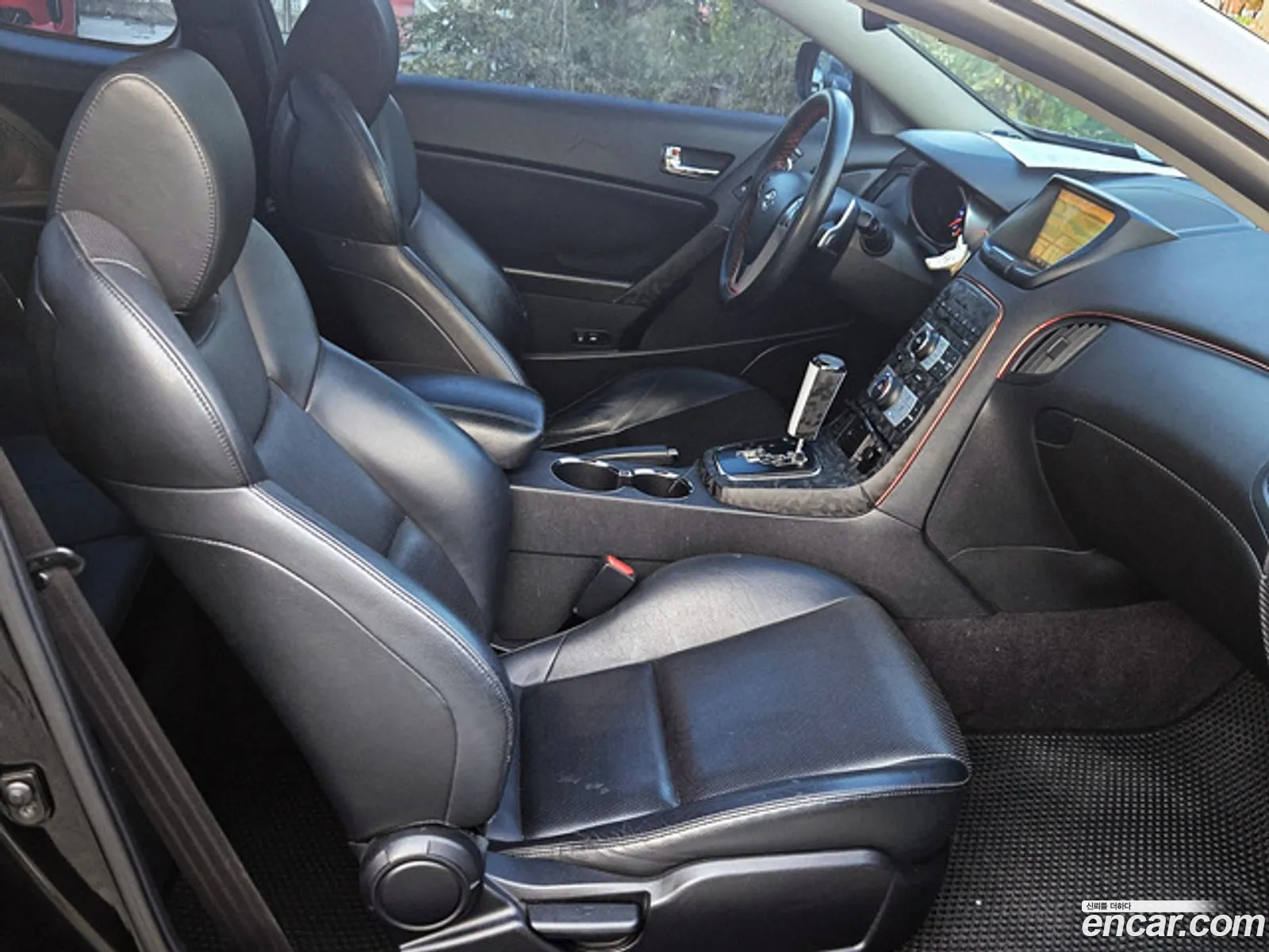 Hyundai Genesis Coupe 2010 — 11