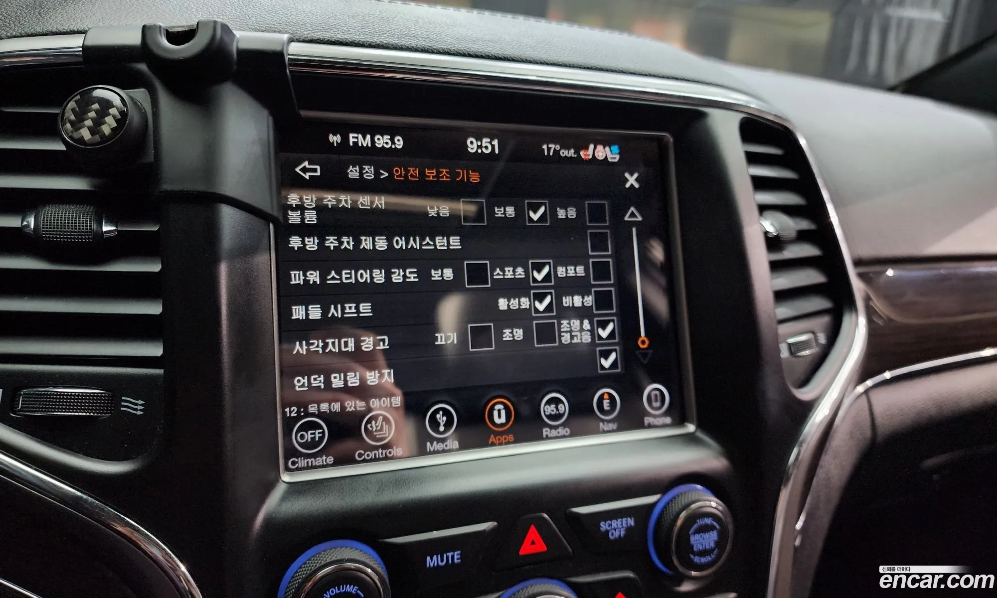 Jeep Grand Cherokee 2018 1C4RJFCM0JC164077 — 15