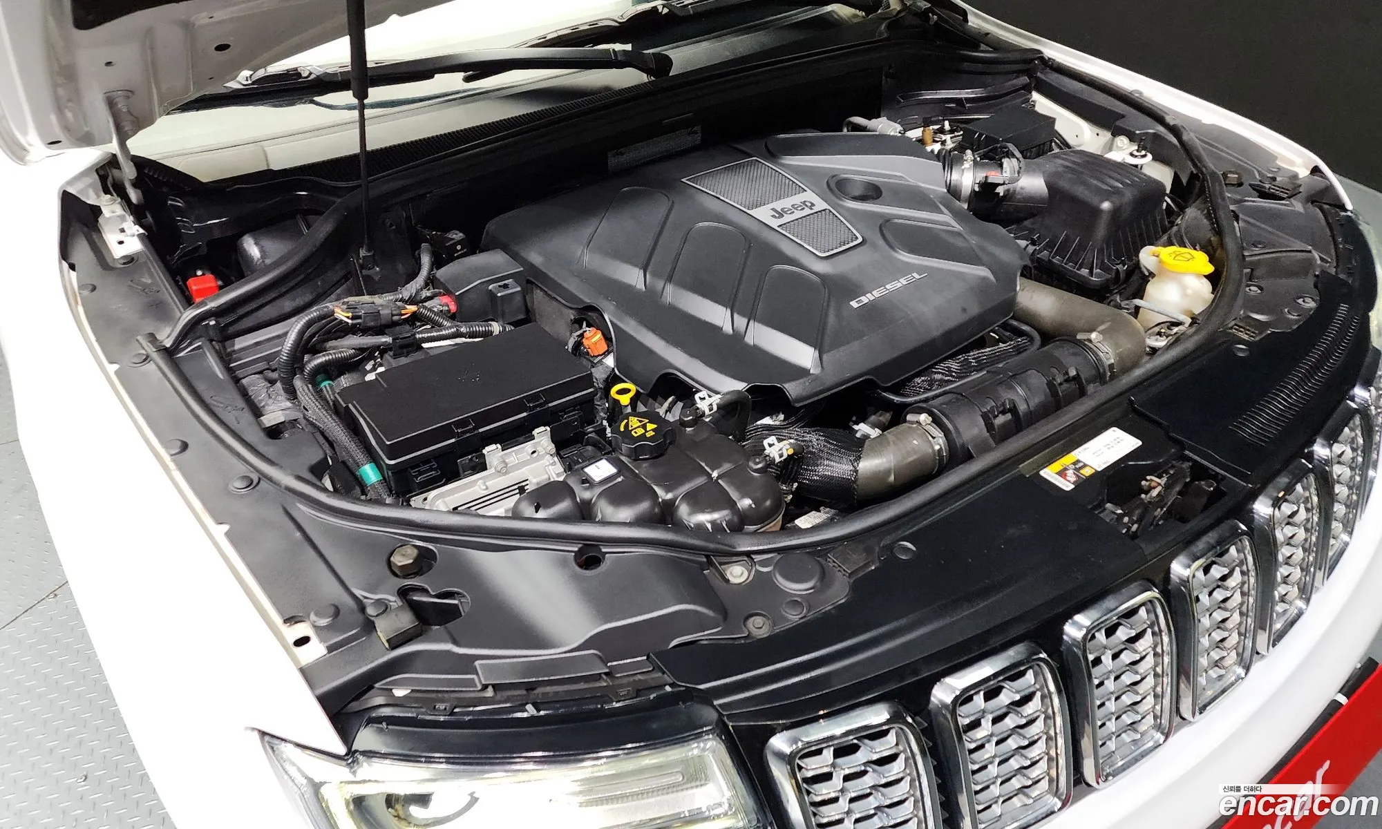 Jeep Grand Cherokee 2018 1C4RJFCM0JC164077 — 4