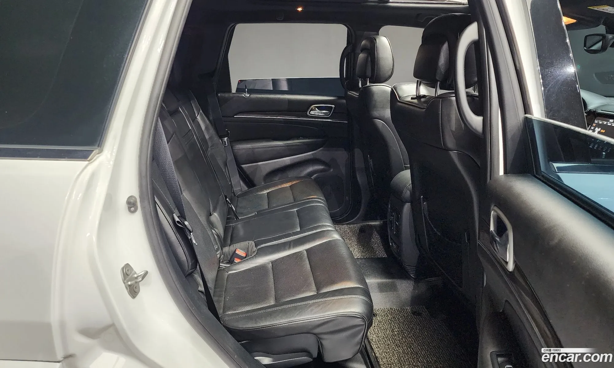 Jeep Grand Cherokee 2018 1C4RJFCM0JC164077 — 16