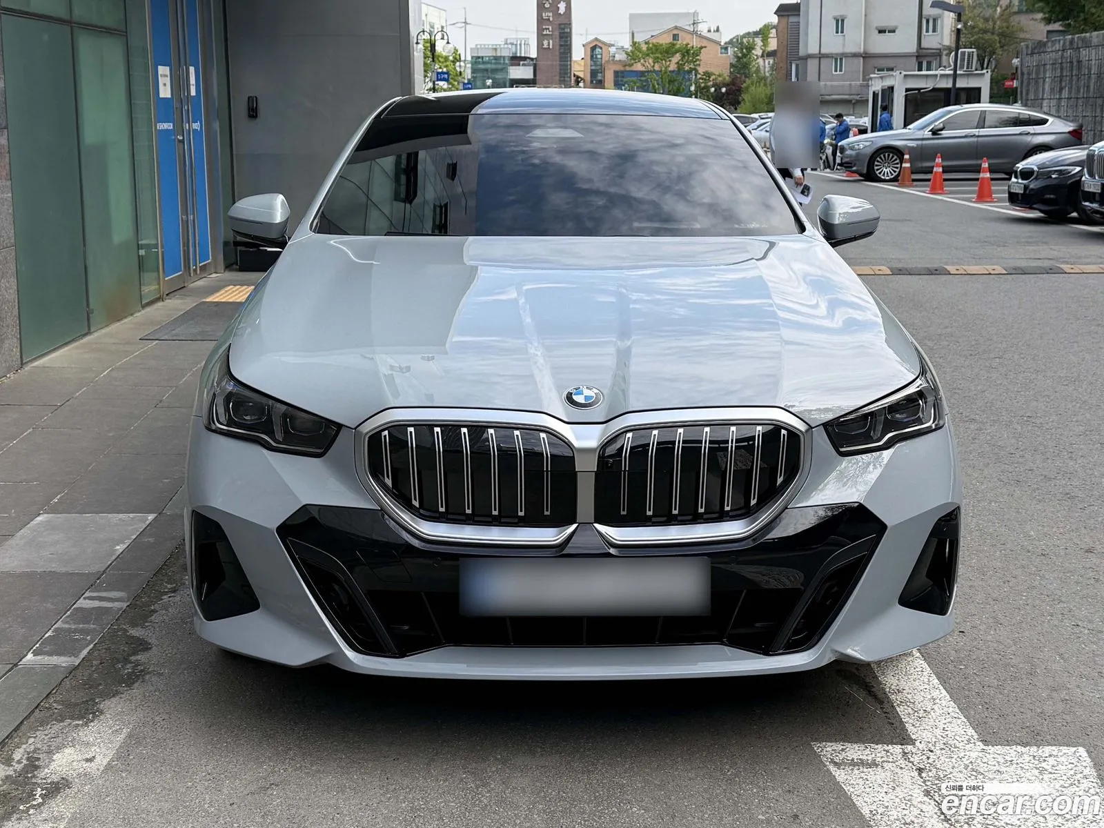 BMW 5 Series 2025 — 17