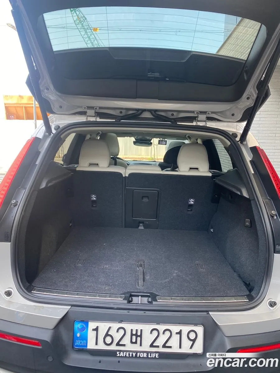 Volvo XC40 2023 — 10