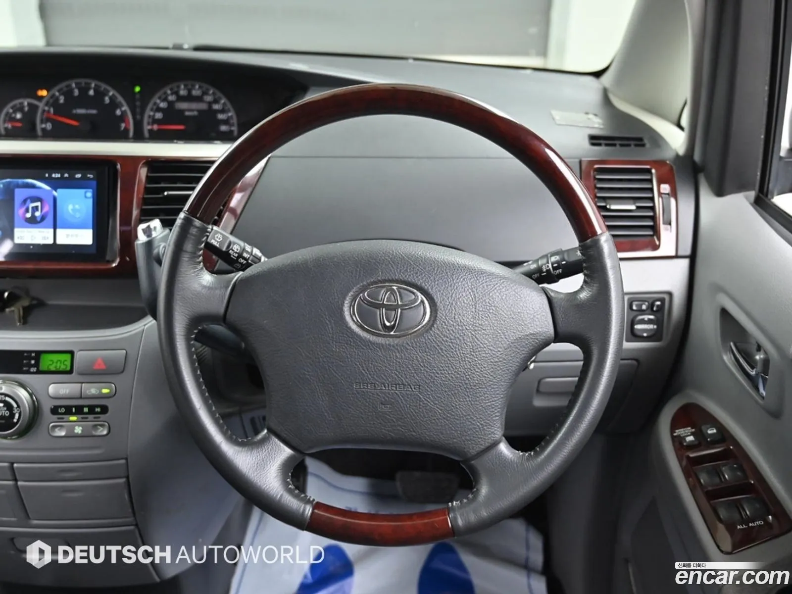 Toyota Noah 2005 — 3