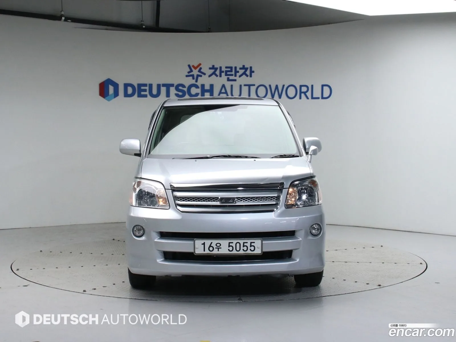 Toyota Noah 2005 — 9