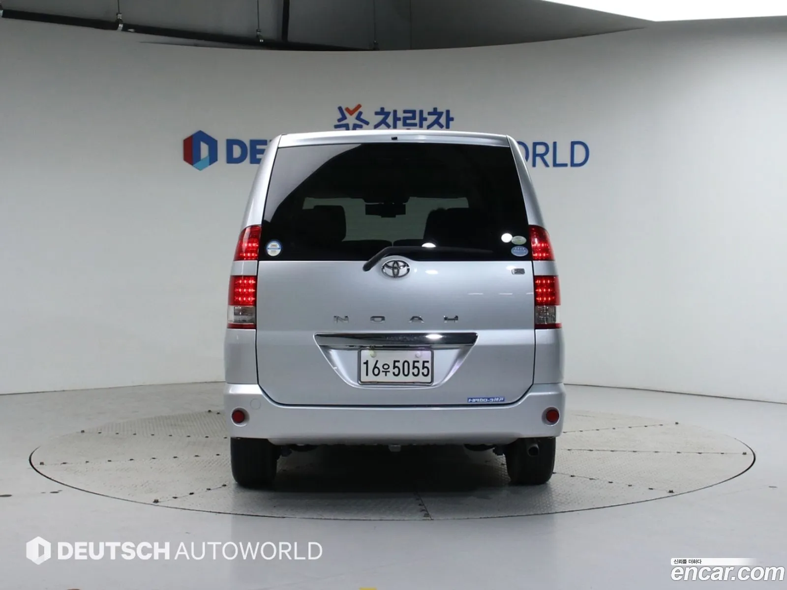 Toyota Noah 2005 — 16