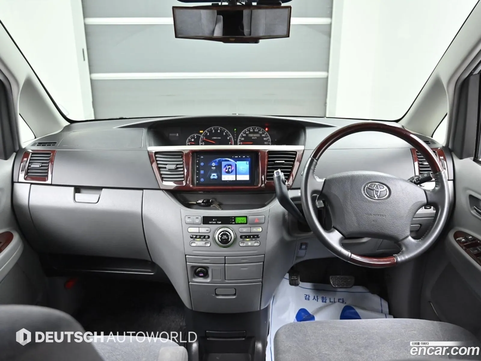 Toyota Noah 2005 — 20