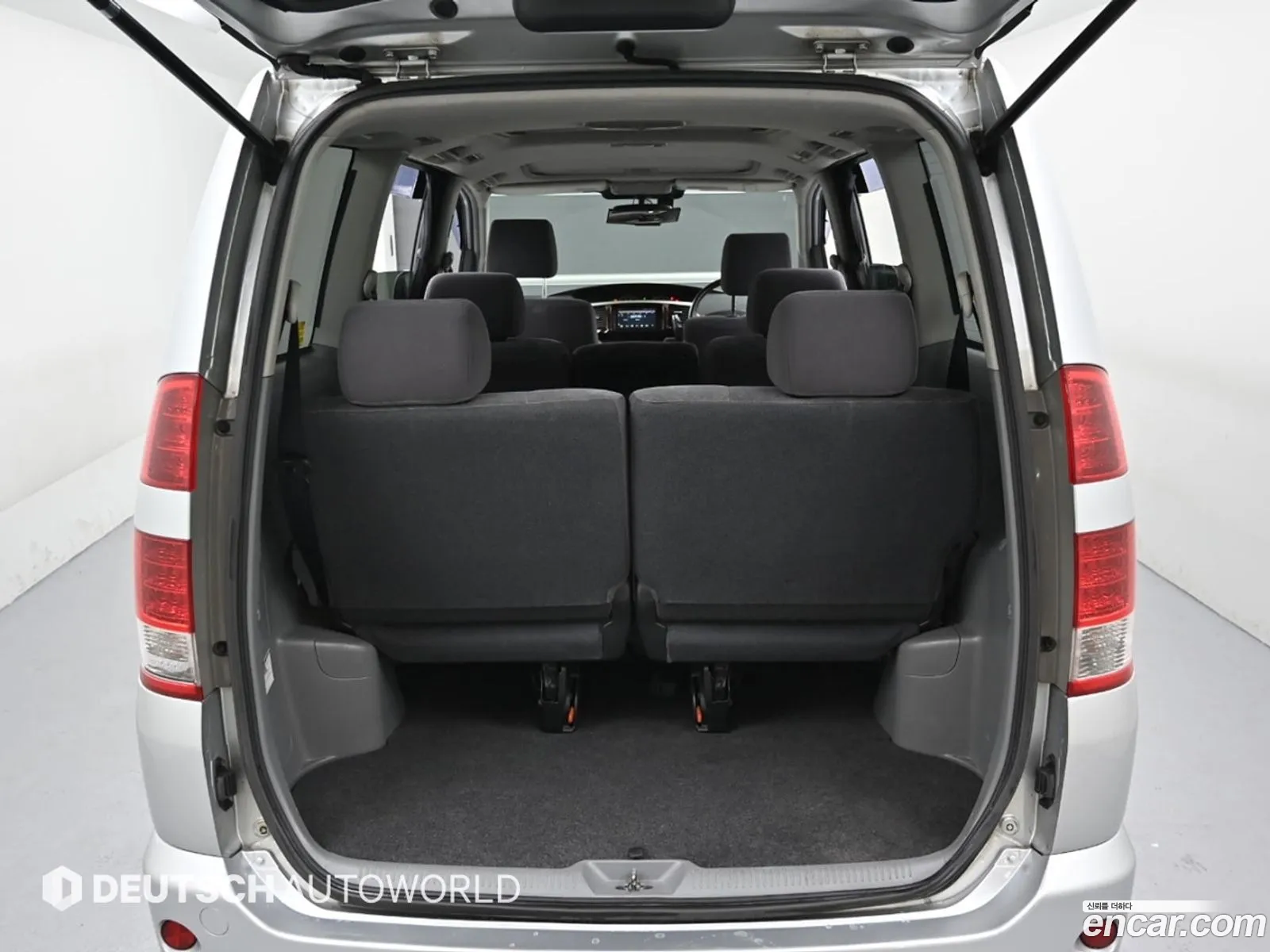 Toyota Noah 2005 — 10