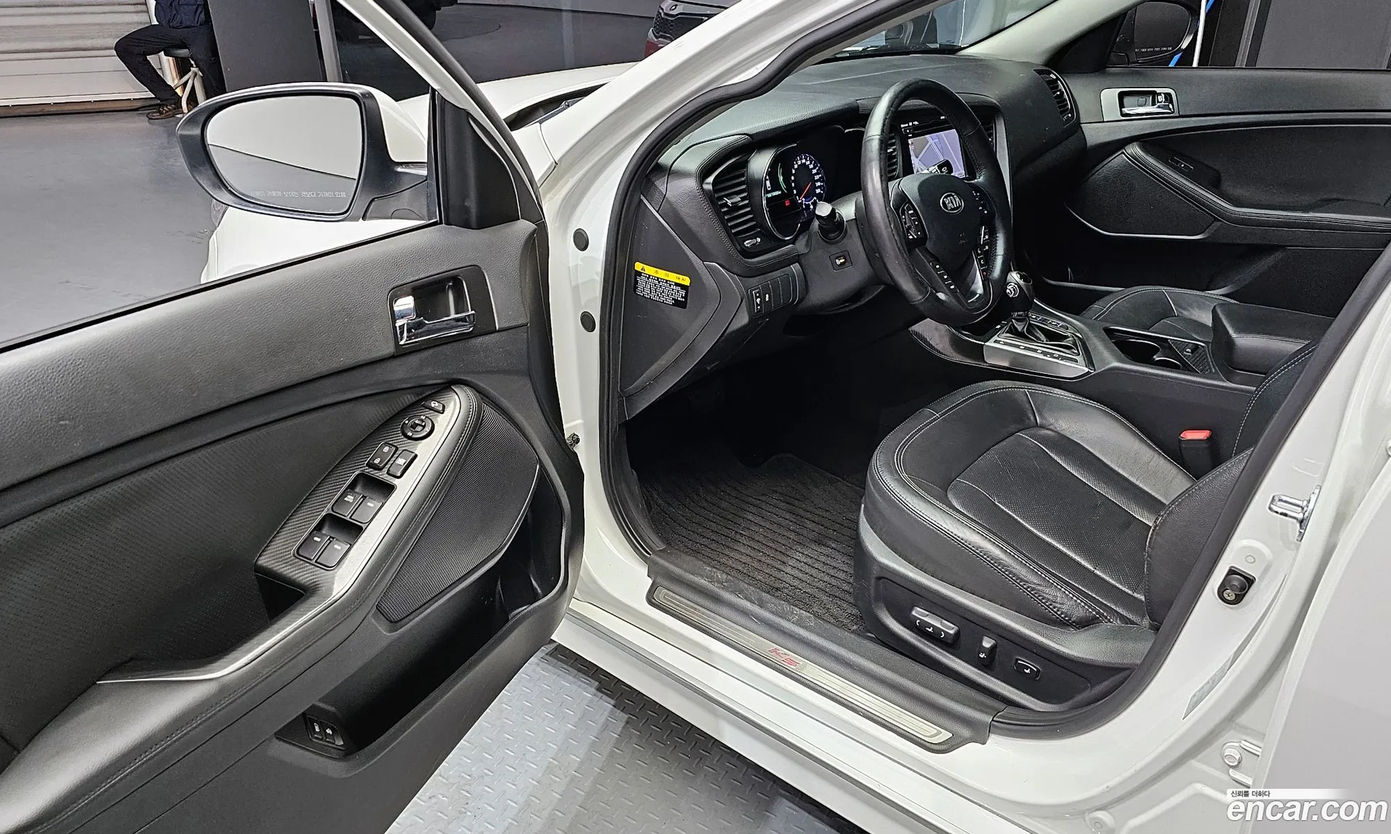 Kia K5 Hybrid 2012 — 16