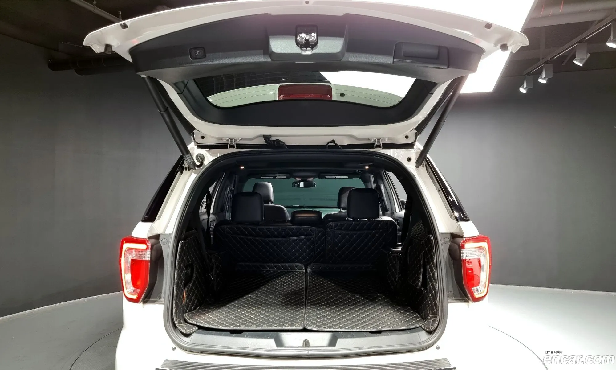 Ford Explorer 2019 — 19