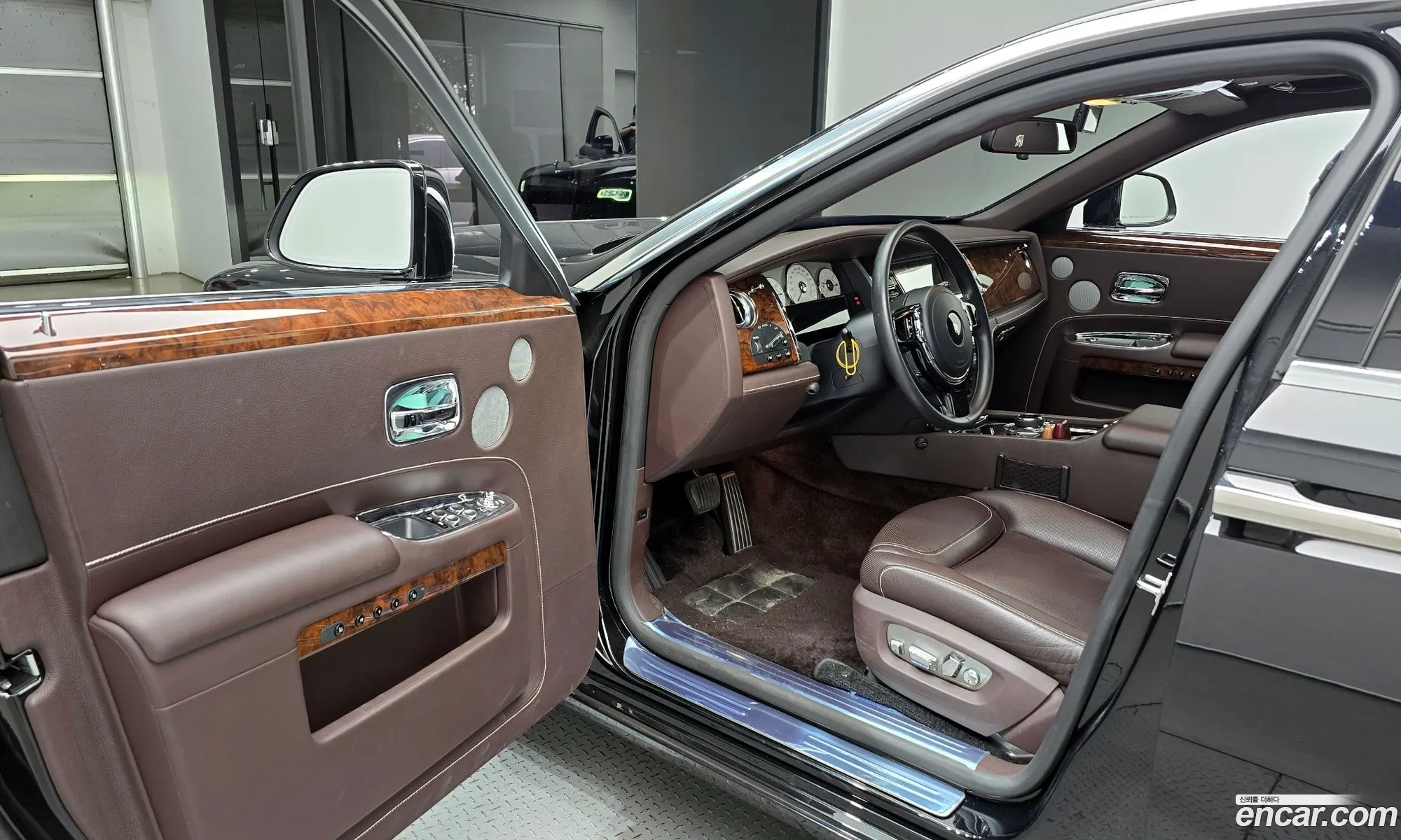 Rolls-Royce Ghost 2020 SCAXZ4102LUX70876 — 11