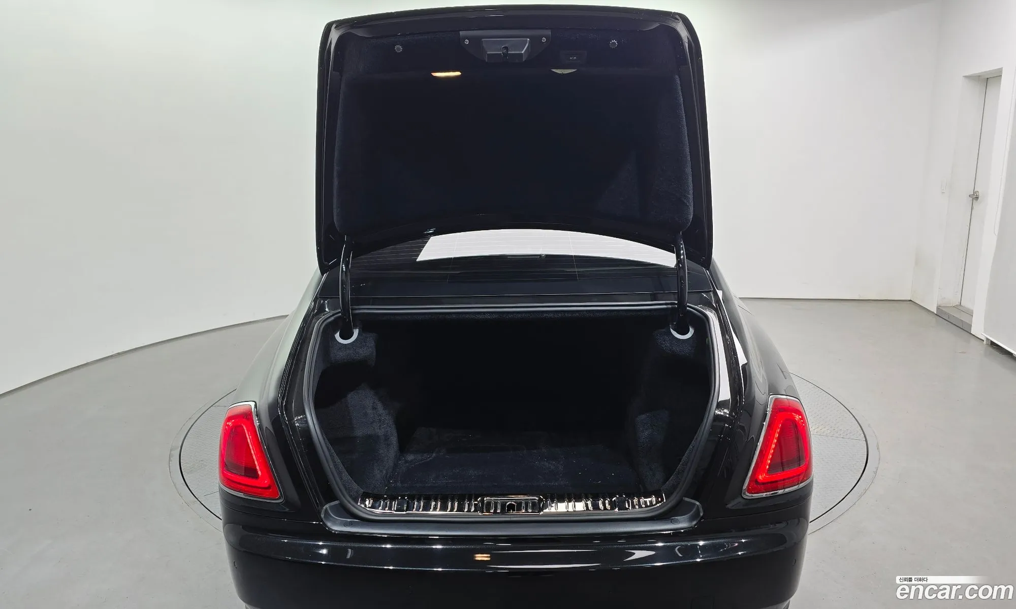 Rolls-Royce Ghost 2020 SCAXZ4102LUX70876 — 6