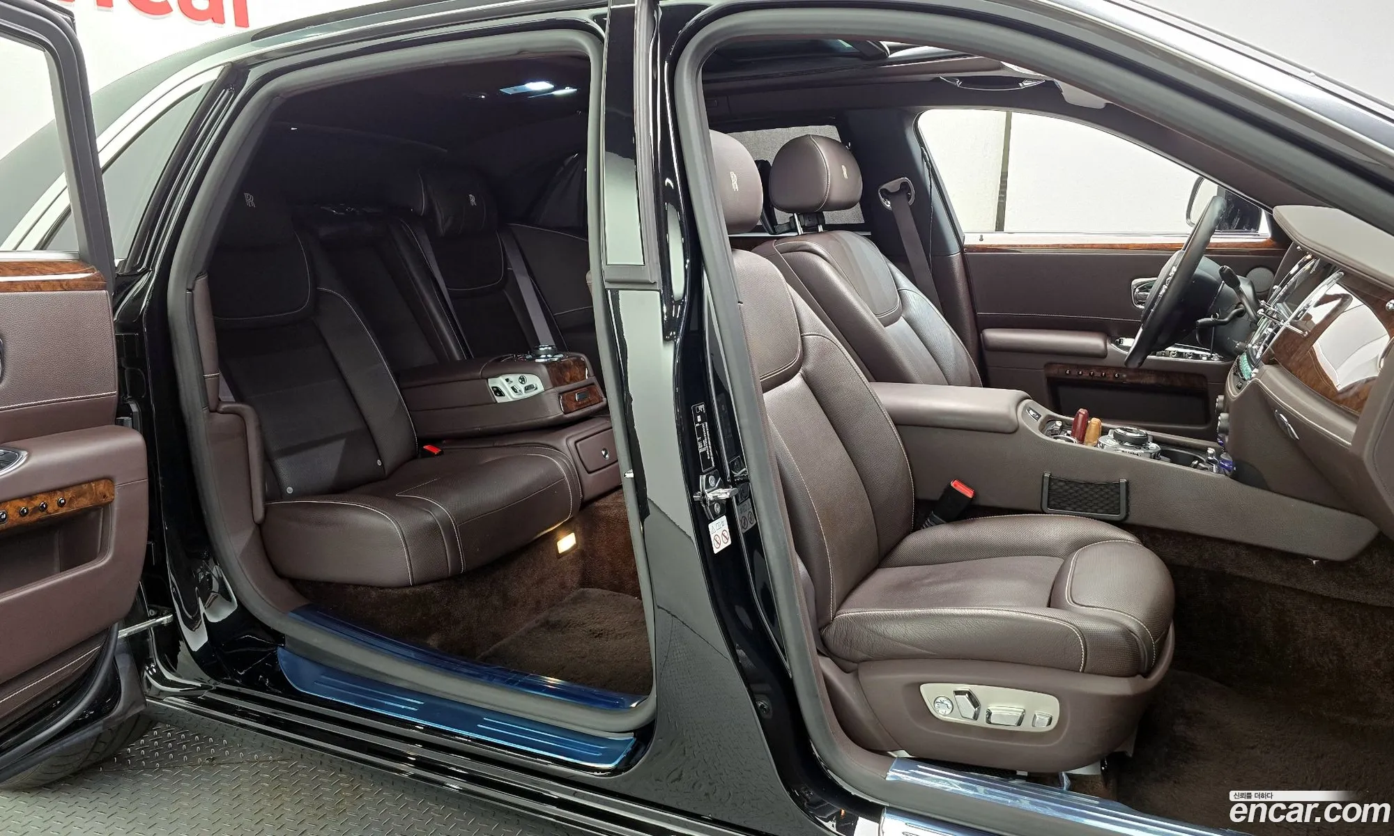 Rolls-Royce Ghost 2020 SCAXZ4102LUX70876 — 13