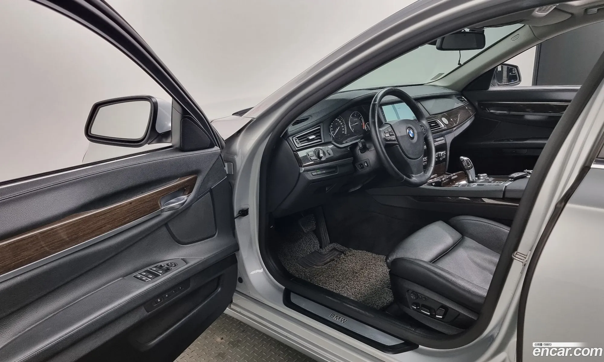 BMW 7 Series 2011 WBAKM2100BC616044 — 18