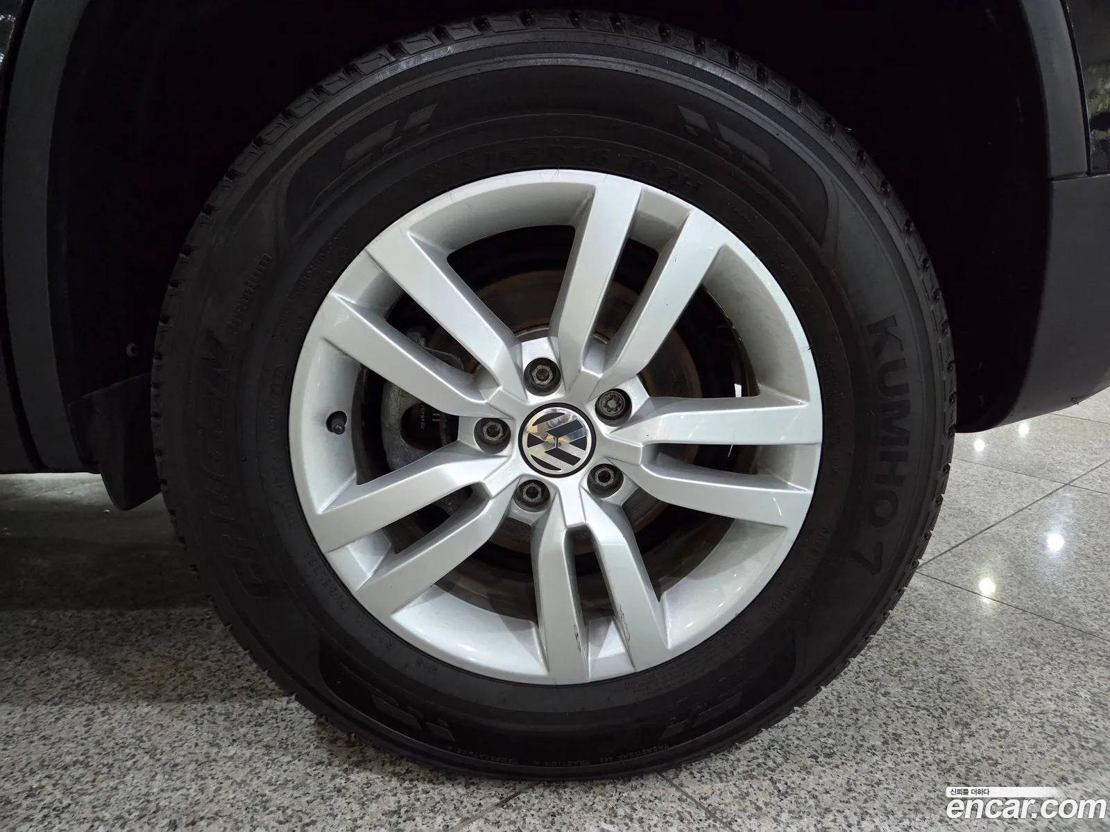 Volkswagen Tiguan 2015 — 17