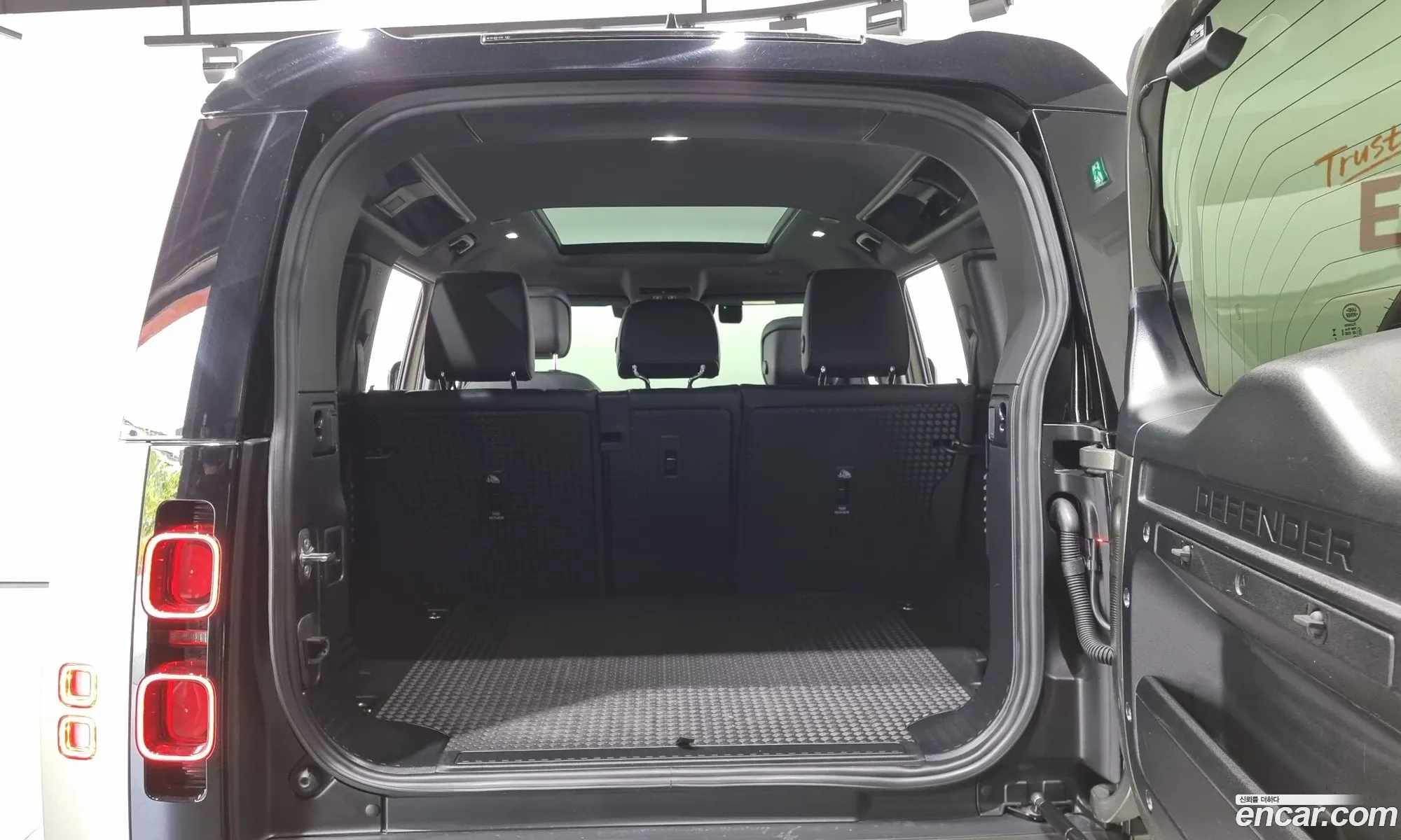 Land Rover Defender 2024 72373733737277237 — 6