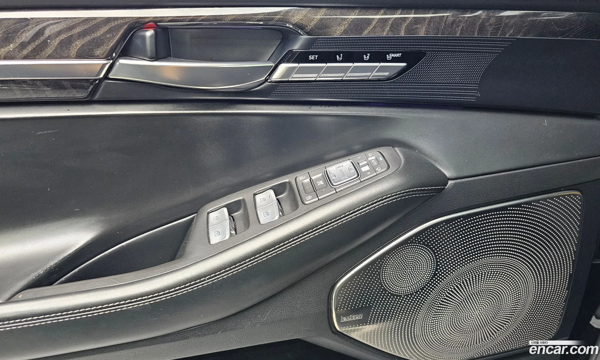 Genesis EQ900 2017 — 12