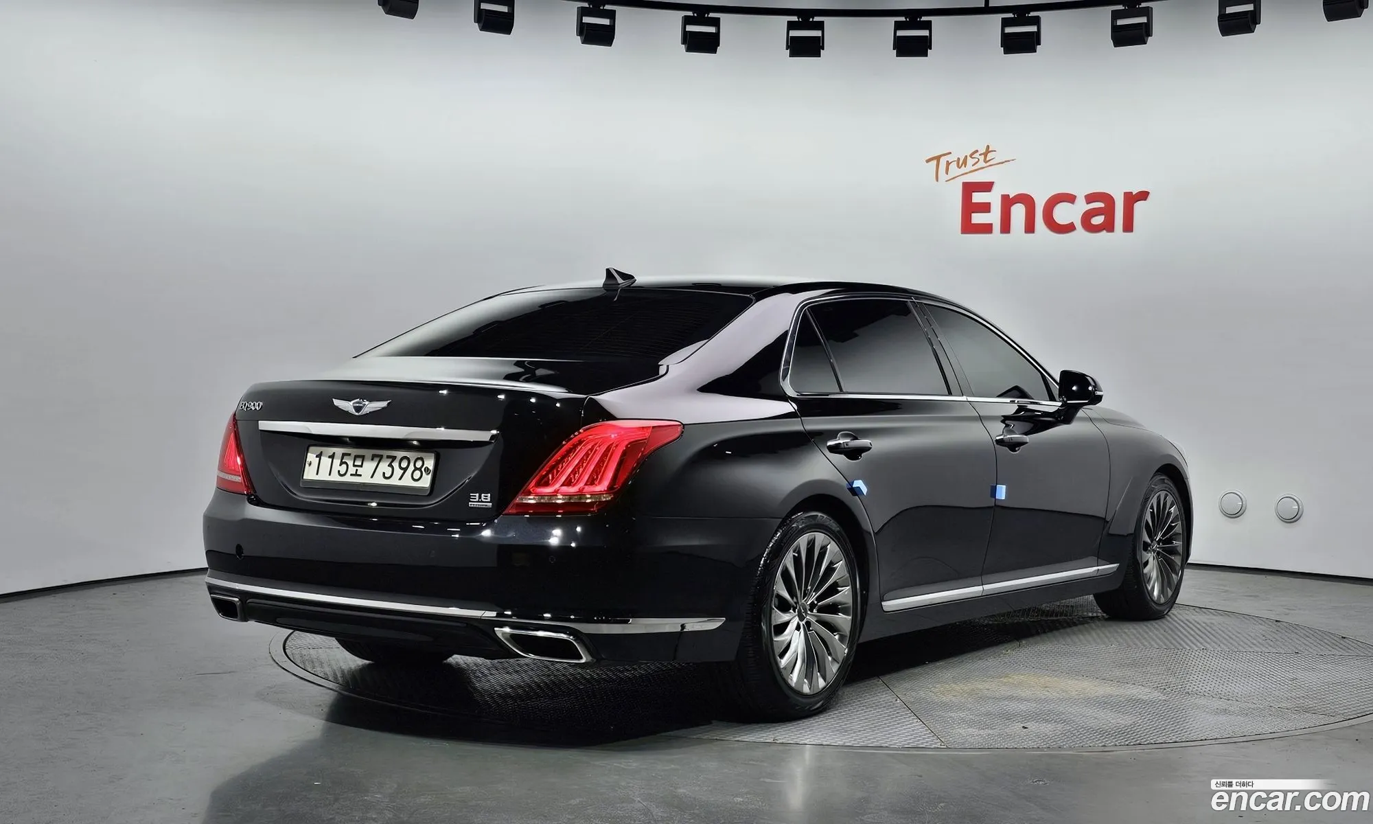 Genesis EQ900 2017 — 15