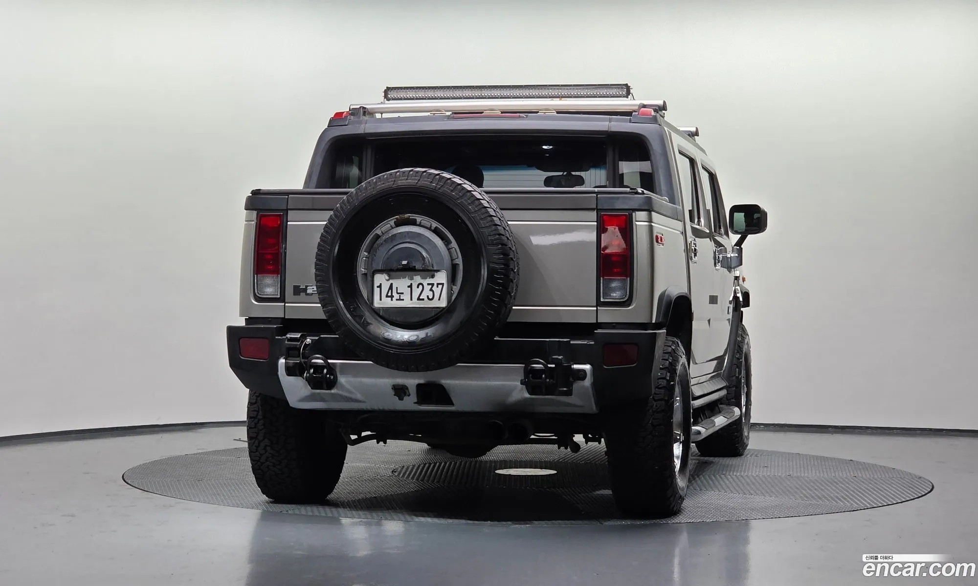 Hummer H2 2005 5GRGN22U75H105007 — 11