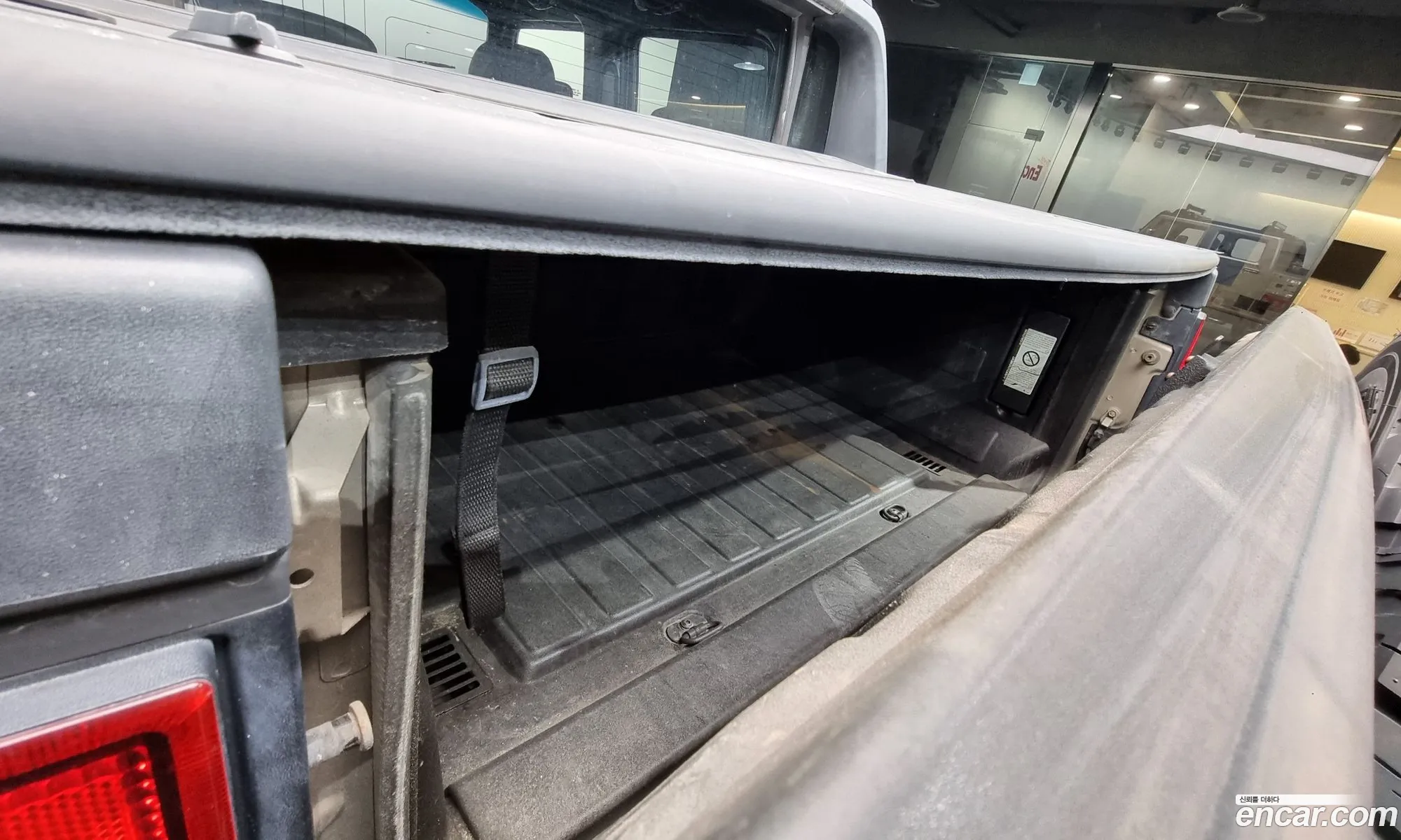 Hummer H2 2005 5GRGN22U75H105007 — 13
