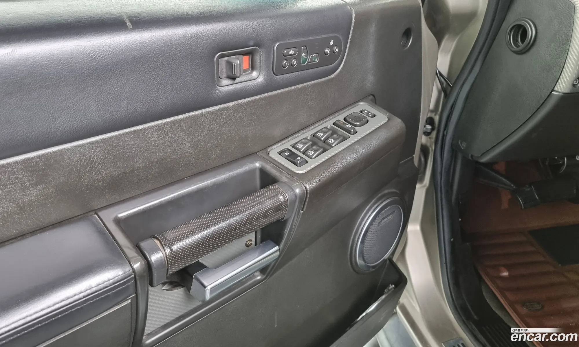 Hummer H2 2005 5GRGN22U75H105007 — 8