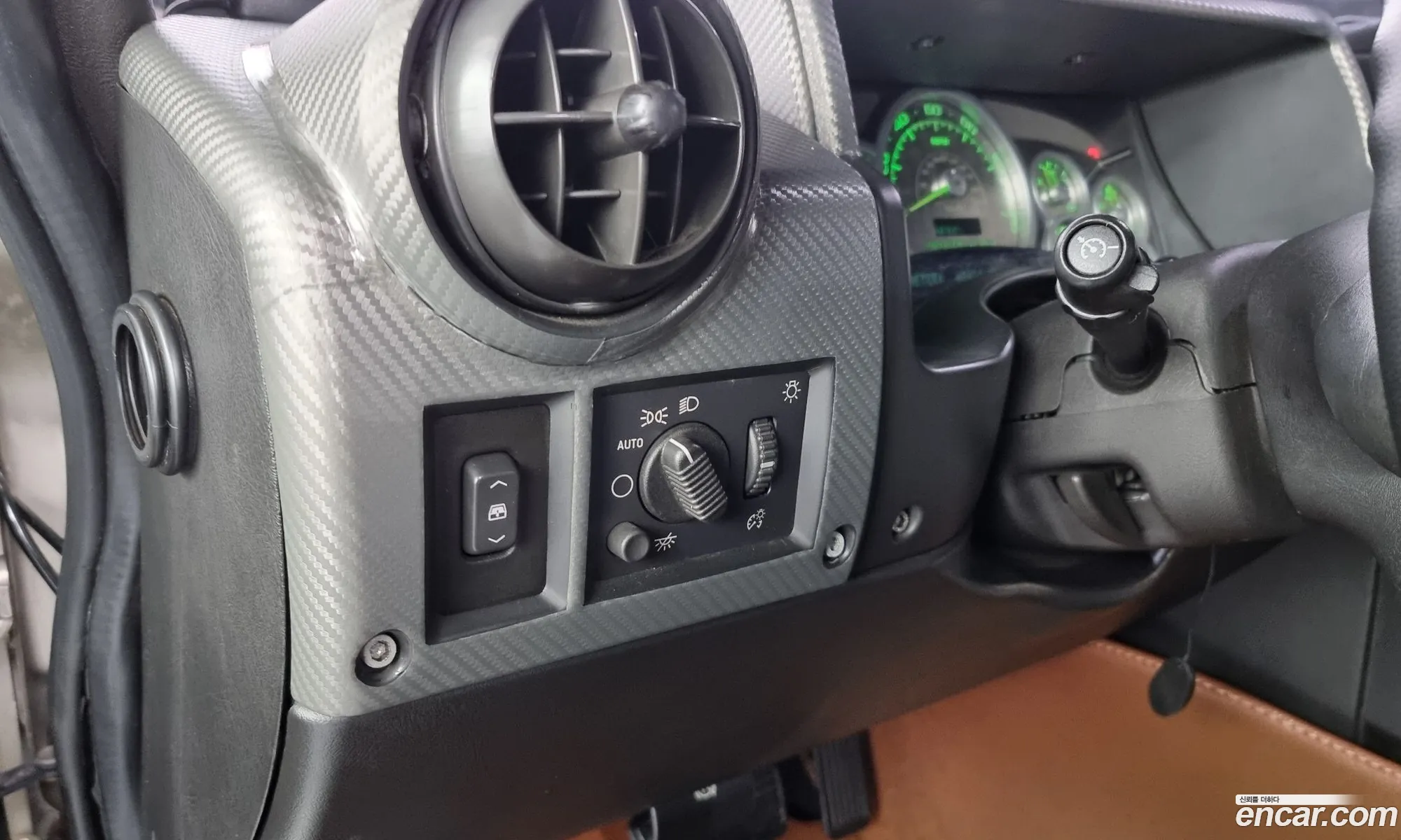 Hummer H2 2005 5GRGN22U75H105007 — 14