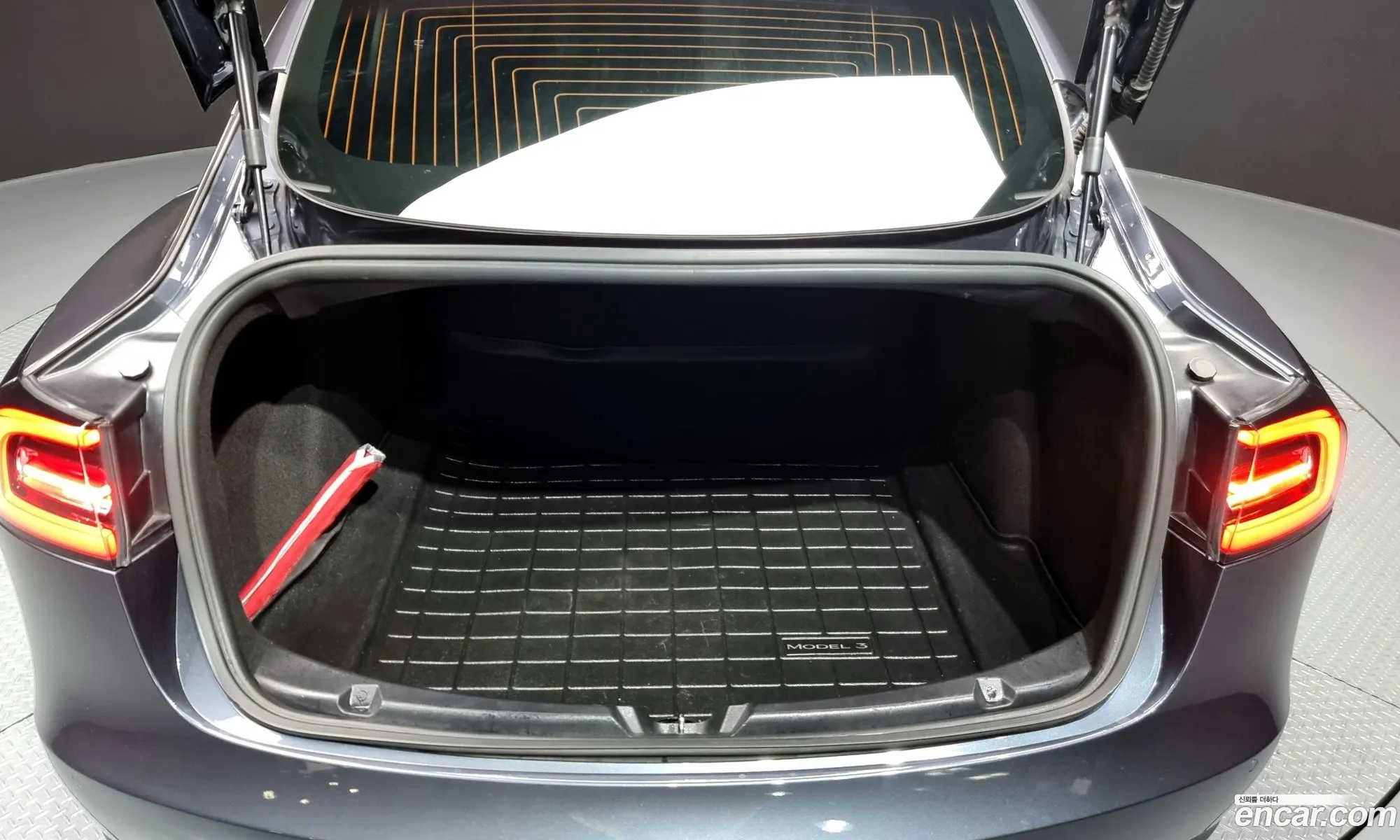 Tesla Model 3 2020 — 3