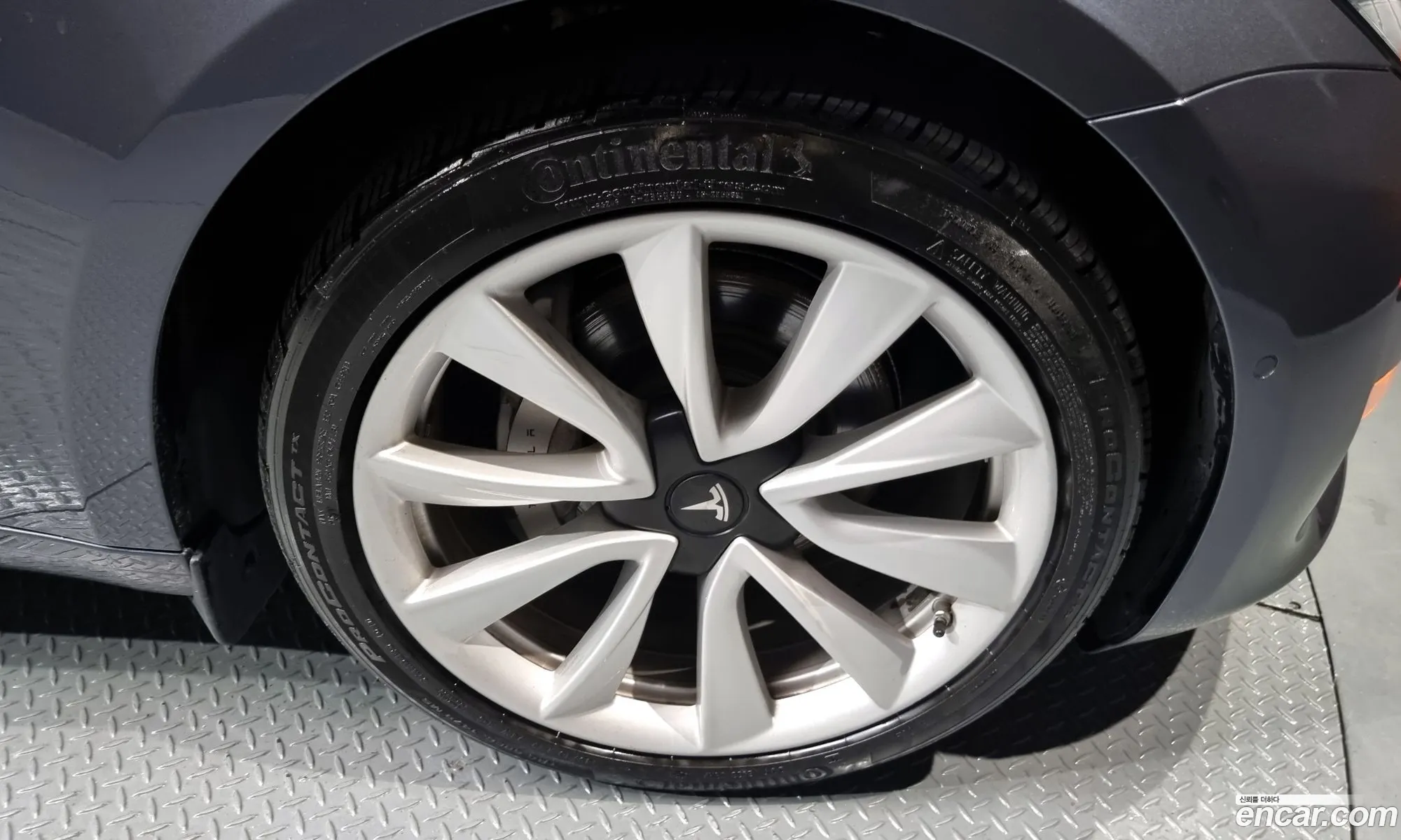 Tesla Model 3 2020 — 4