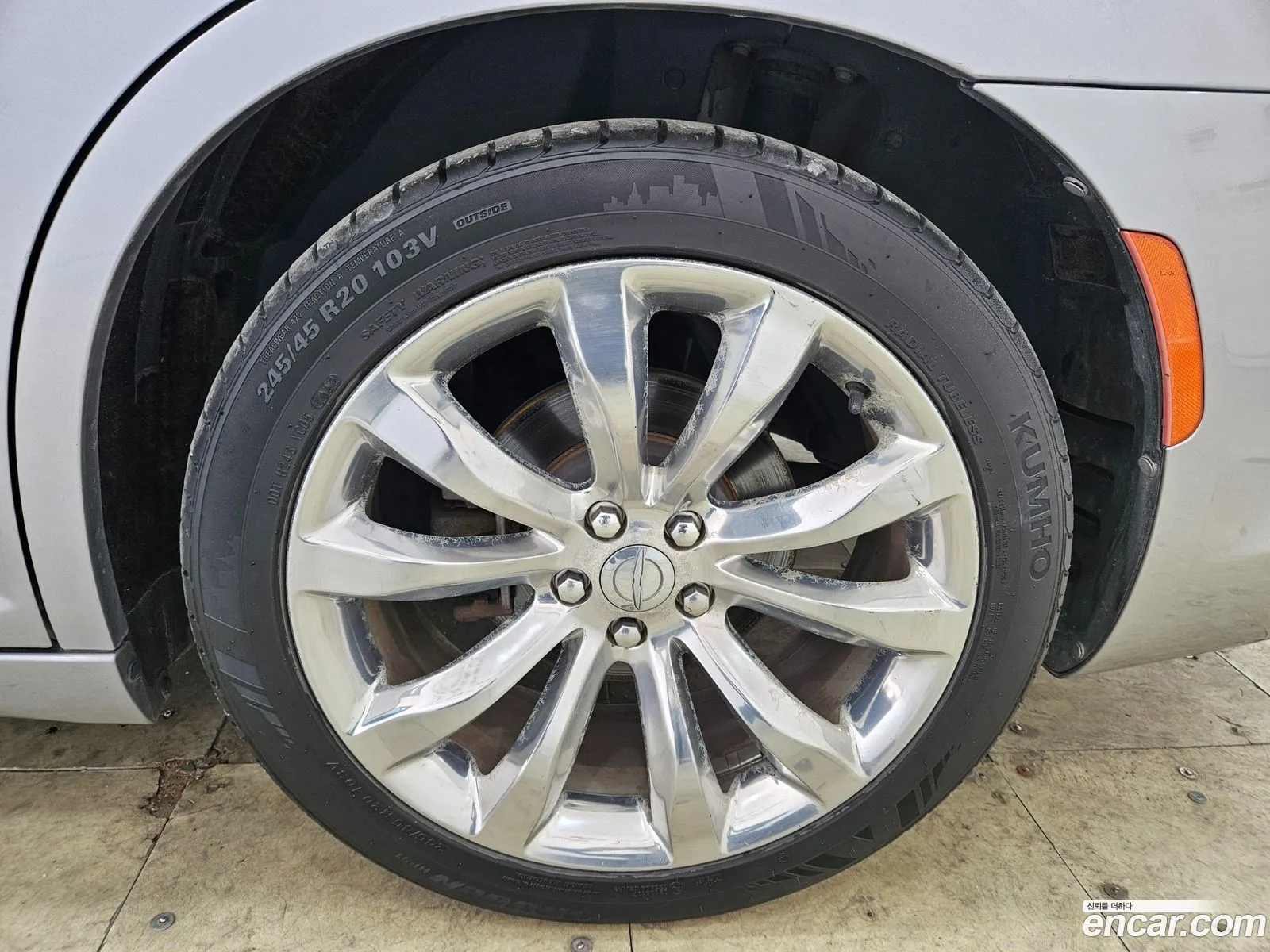 Chrysler 300C 2016 — 16