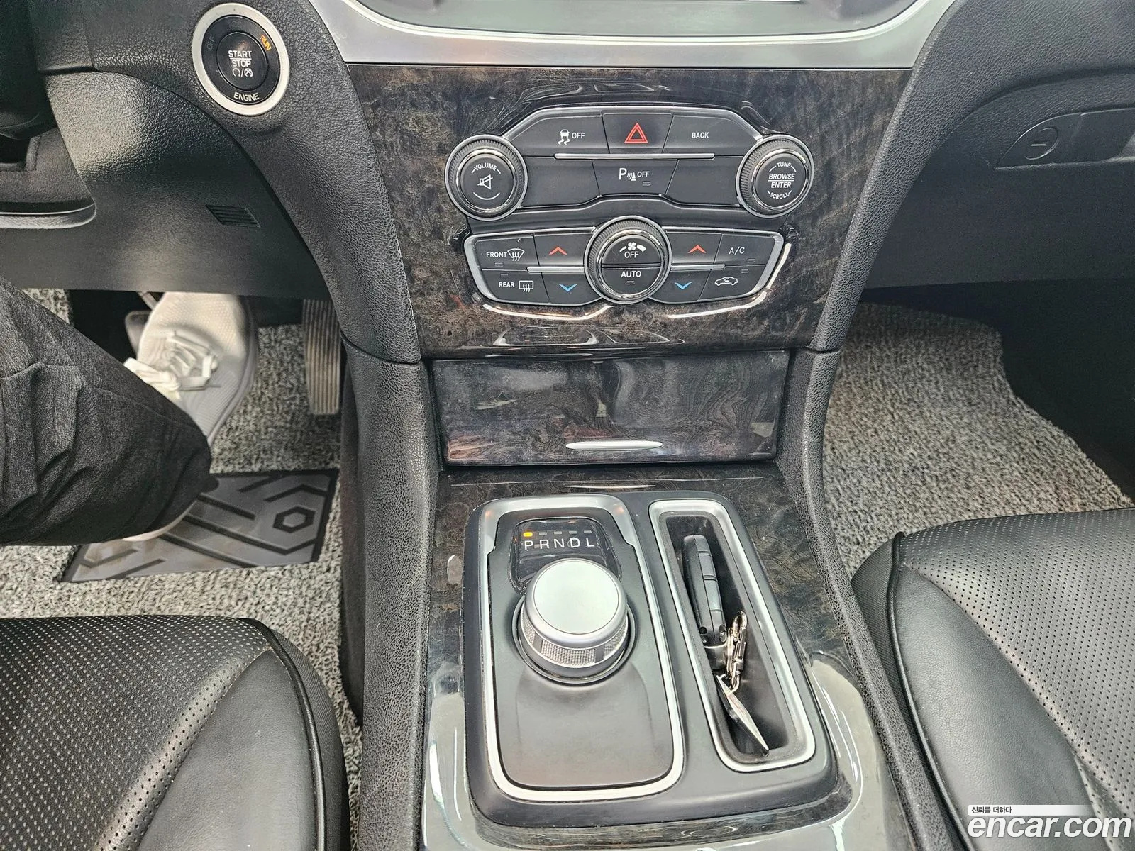 Chrysler 300C 2016 — 8