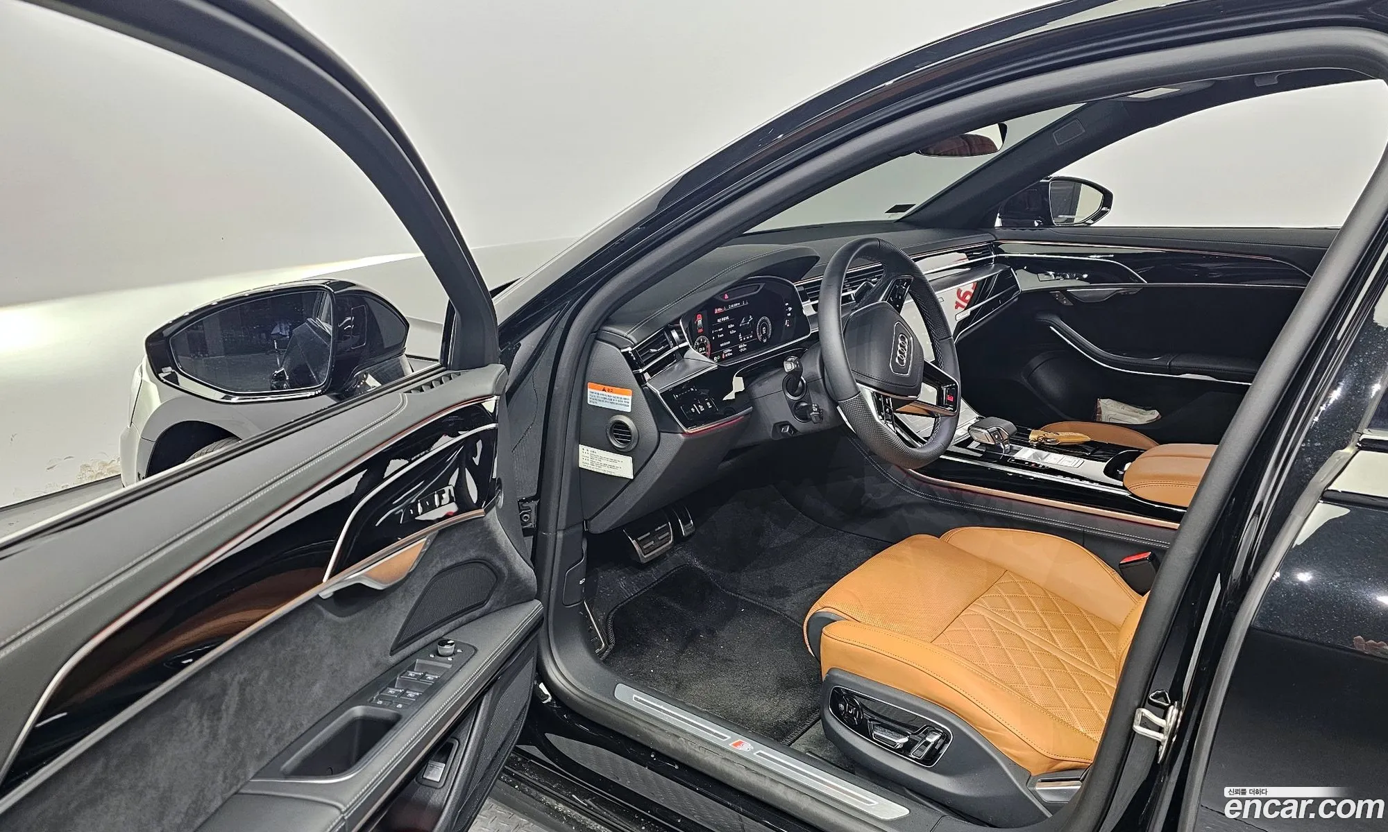 Audi A8 2023 — 11