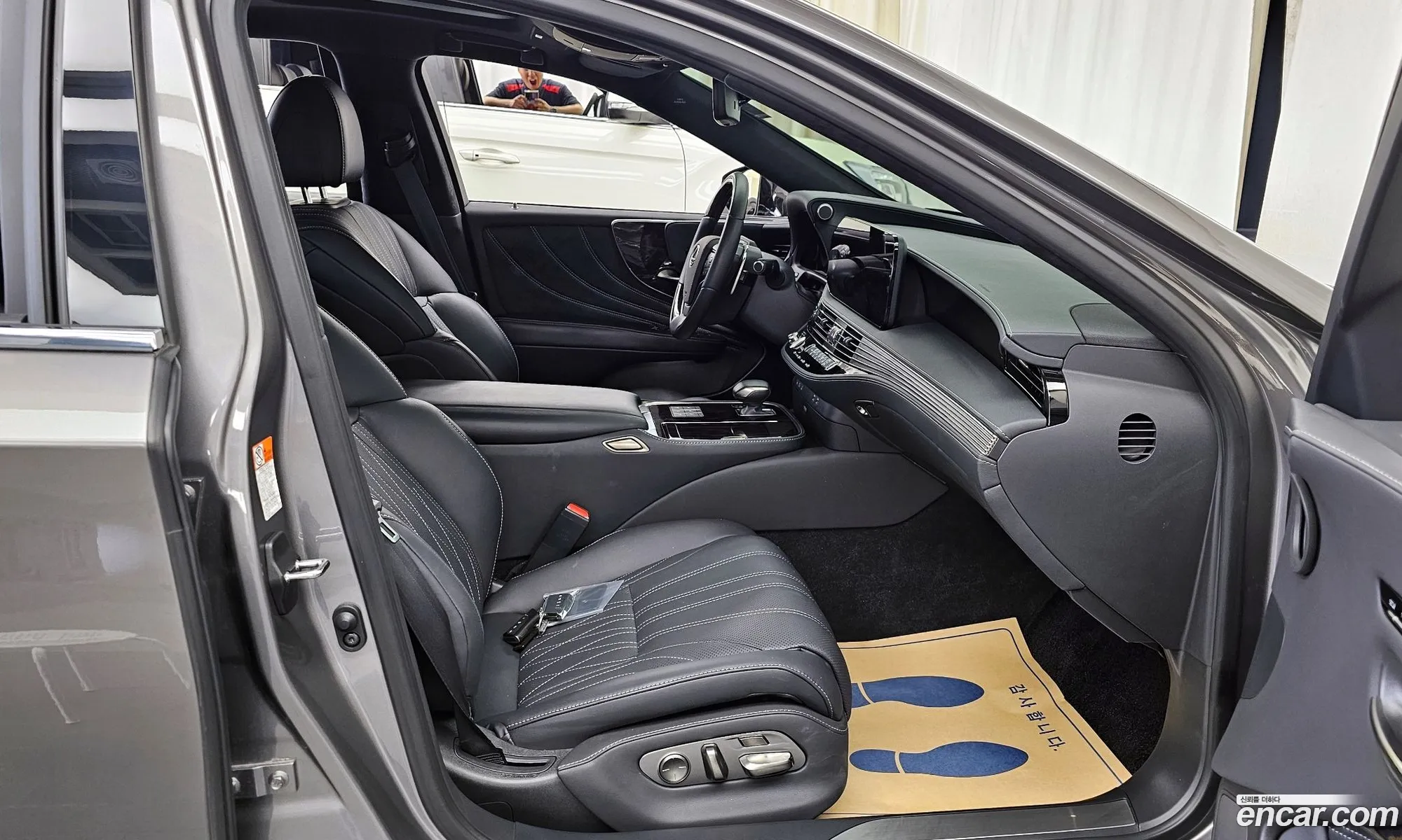 Lexus LS500h