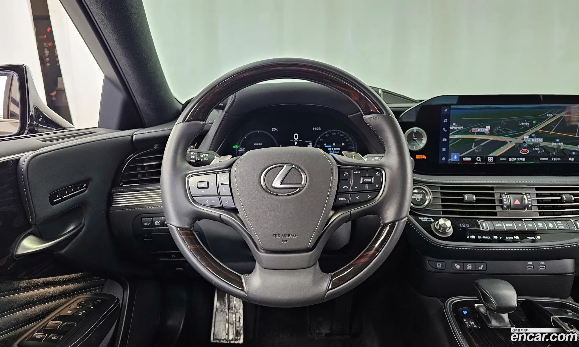 Lexus LS500h